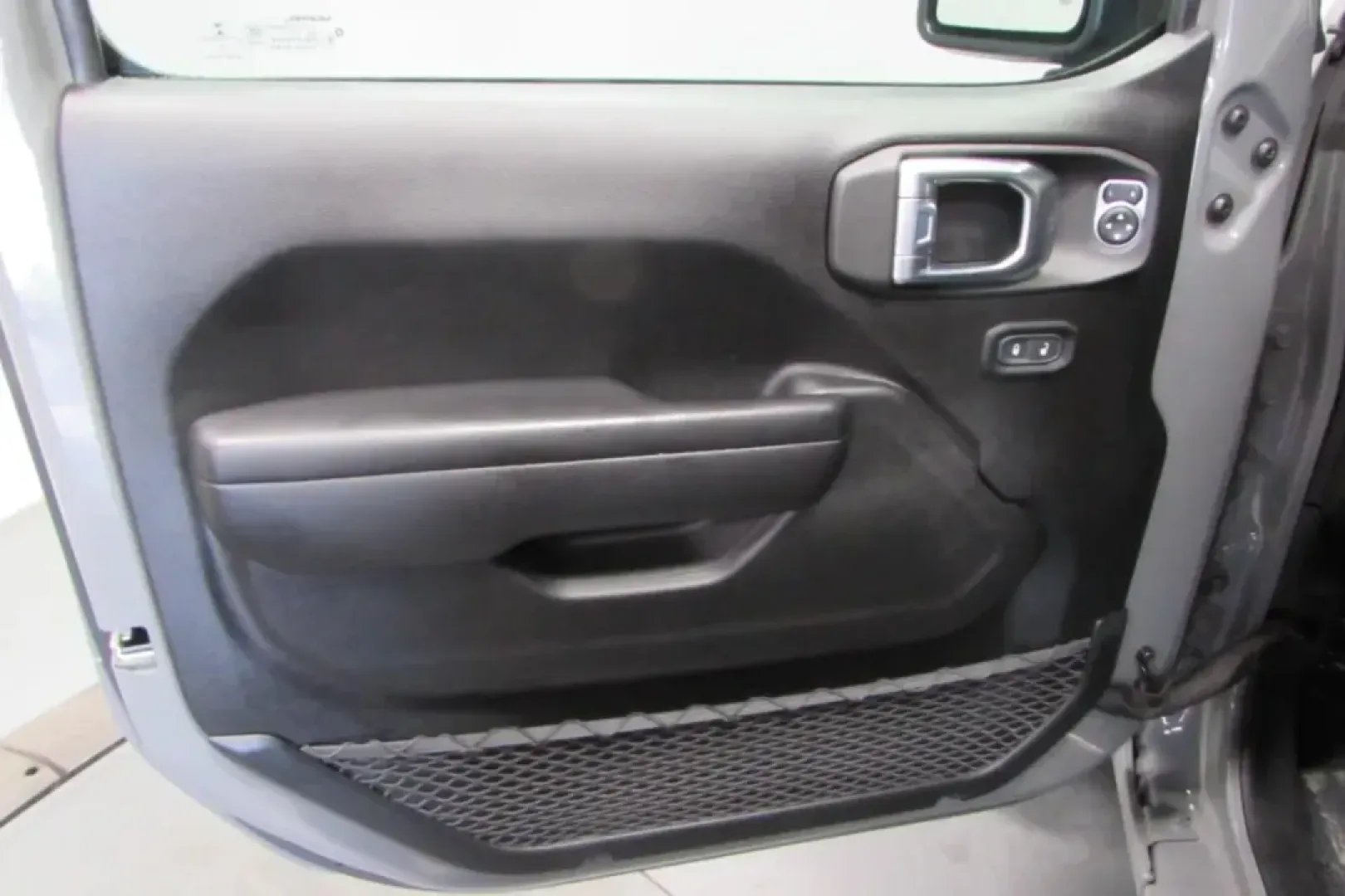 2021 /Cloth Jeep Wrangler Unlimited Sport Altitude (1C4HJXDG8MW) with an Other engine, located at 12830 Highway 21, De Soto, MO, 63020, (636) 337-7777, 38.153099, -90.573624 - USED 2021 Jeep Wrangler Unlimited Sport Altitude from Pettus Chrysler Dodge Jeep Ram De Soto, De Soto MO. - Photo#11