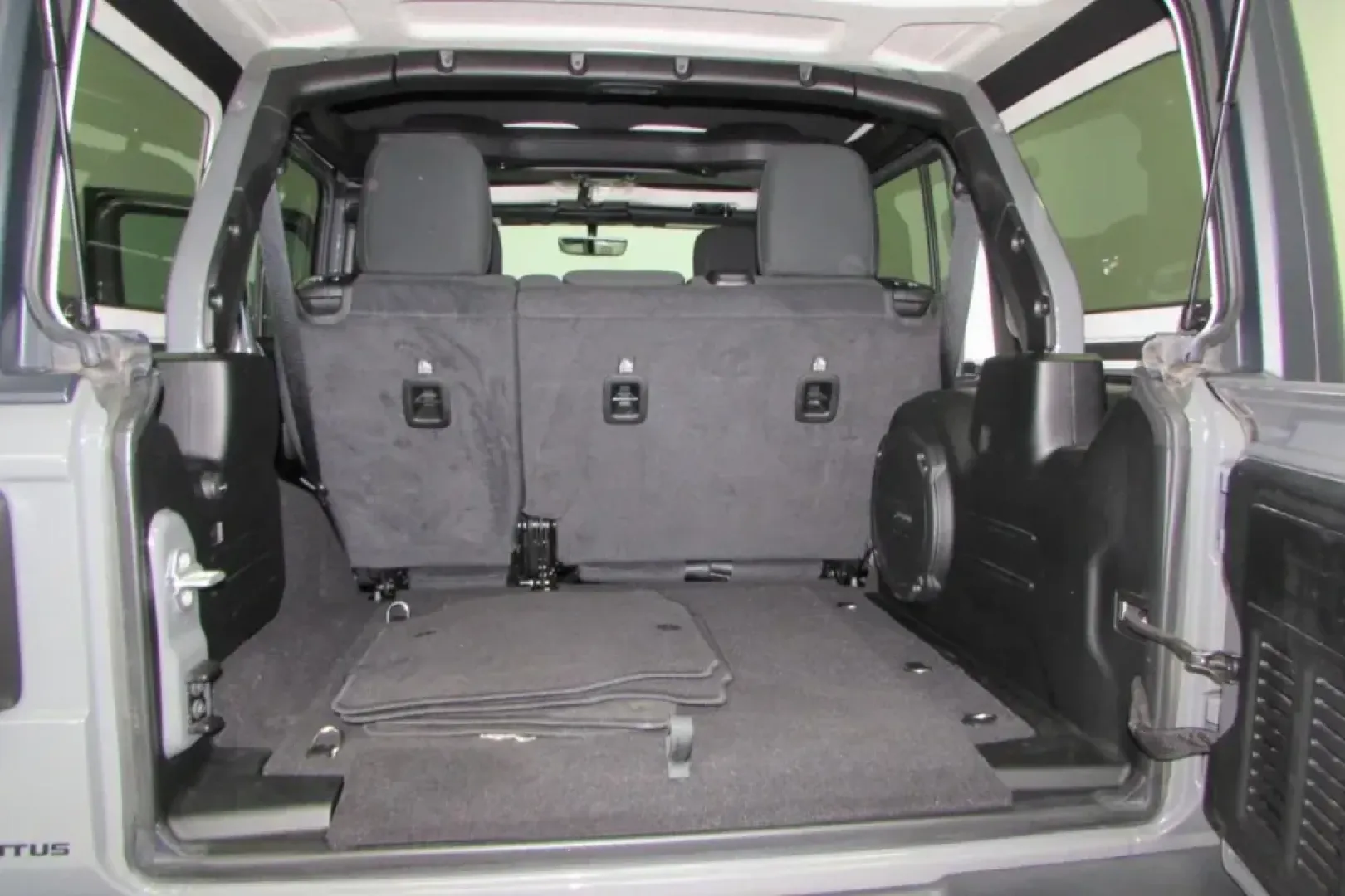 2021 /Cloth Jeep Wrangler Unlimited Sport Altitude (1C4HJXDG8MW) with an Other engine, located at 12830 Highway 21, De Soto, MO, 63020, (636) 337-7777, 38.153099, -90.573624 - USED 2021 Jeep Wrangler Unlimited Sport Altitude from Pettus Chrysler Dodge Jeep Ram De Soto, De Soto MO. - Photo#36