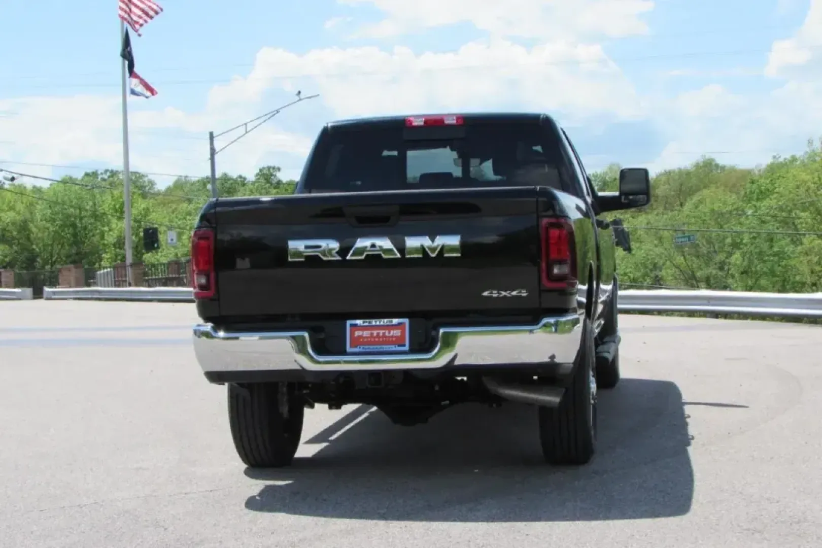 2025 /Diesel Gray/Black Cloth Ram 2500 Tradesman (3C63R5CL9SG) with an Other engine, located at 12830 Highway 21, De Soto, MO, 63020, (636) 337-7777, 38.153099, -90.573624 - Unlock a world of adventure with the 2025 Ram 2500 Tradesman, available now at Pettus CDJR DeSoto! Whether you're navigating the bustling streets of De Soto or tackling rugged terrain, this powerful truck is built for both work and play. With its impressive capabilities and comfortable features, it' - Photo#4