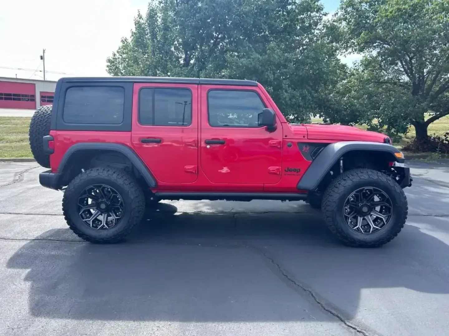 2024 /Black Leather Jeep Wrangler Willys (1C4PJXDN7RW) with an 2.0L engine, 6M transmission, located at 970 Woodlawn Dr., Farmington, MO, 63640, (573) 431-7800, 37.825642, -90.468674 - **Adventure Awaits: Experience the 2024 Jeep Wrangler Willys at Pettus CDJR Farmington!** <br /> <br /> If you're on the hunt for your next adventure vehicle that combines rugged capability with everyday comfort, look no further than the 2024 Jeep Wrangler Willys. Perfect for weekend getaways or dai - Photo#2