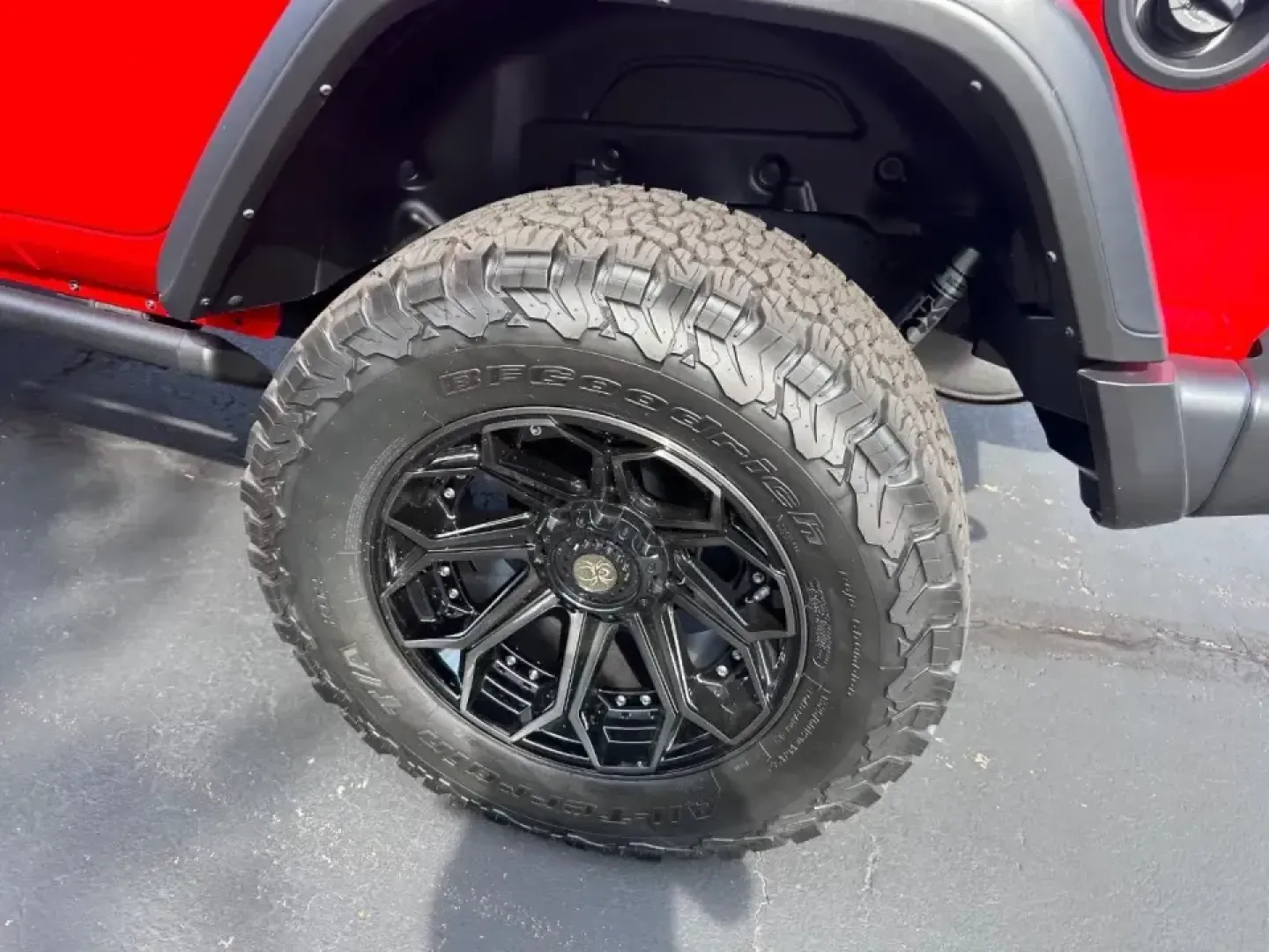 2024 /Black Leather Jeep Wrangler Willys (1C4PJXDN7RW) with an 2.0L engine, 6M transmission, located at 970 Woodlawn Dr., Farmington, MO, 63640, (573) 431-7800, 37.825642, -90.468674 - **Adventure Awaits: Experience the 2024 Jeep Wrangler Willys at Pettus CDJR Farmington!** <br /> <br /> If you're on the hunt for your next adventure vehicle that combines rugged capability with everyday comfort, look no further than the 2024 Jeep Wrangler Willys. Perfect for weekend getaways or dai - Photo#6