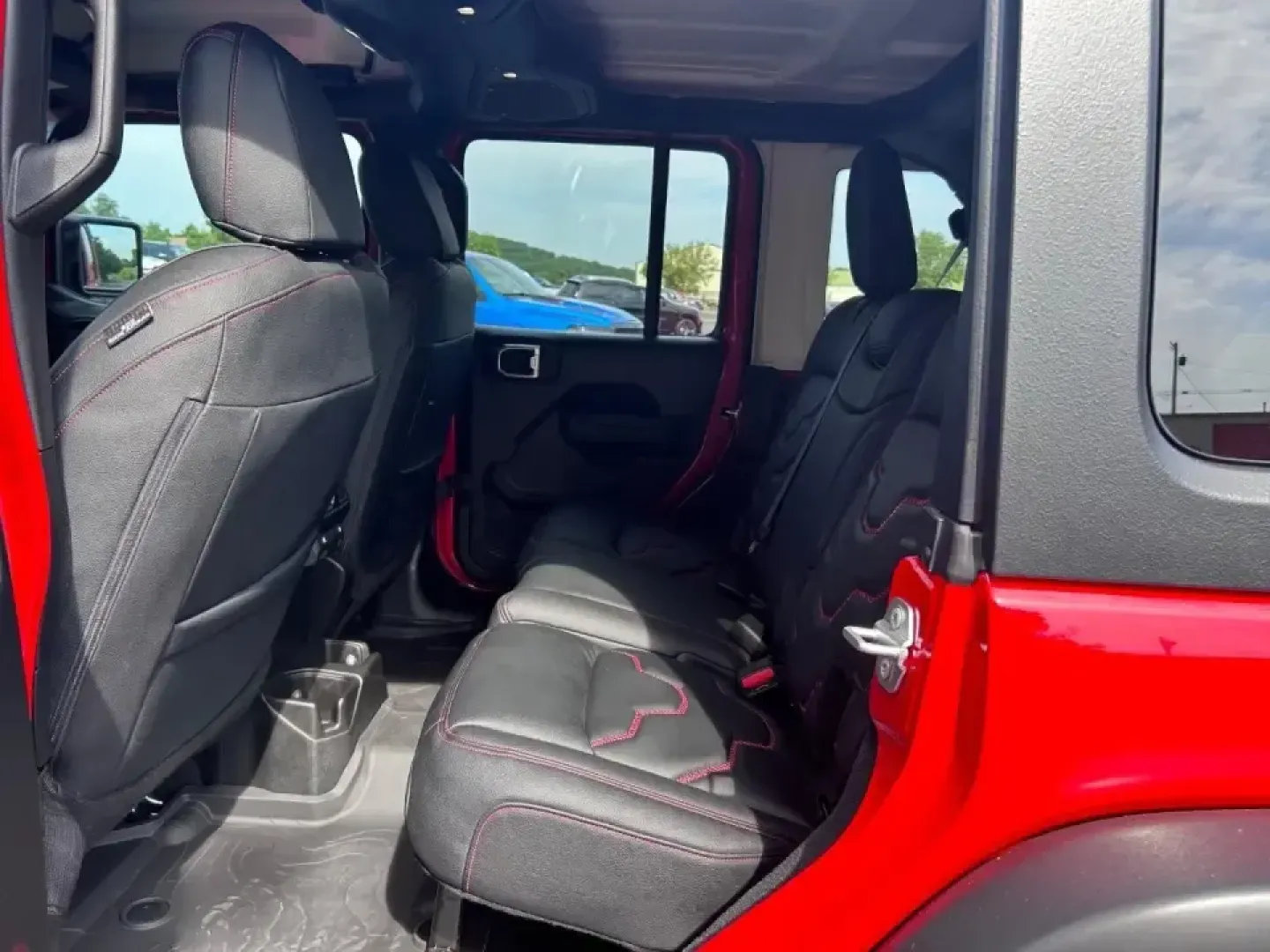 2024 /Black Leather Jeep Wrangler Willys (1C4PJXDN7RW) with an 2.0L engine, 6M transmission, located at 970 Woodlawn Dr., Farmington, MO, 63640, (573) 431-7800, 37.825642, -90.468674 - **Adventure Awaits: Experience the 2024 Jeep Wrangler Willys at Pettus CDJR Farmington!** <br /> <br /> If you're on the hunt for your next adventure vehicle that combines rugged capability with everyday comfort, look no further than the 2024 Jeep Wrangler Willys. Perfect for weekend getaways or dai - Photo#9
