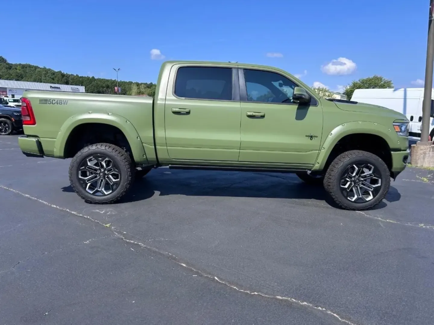 2024 /Black Cloth Ram 1500 Laramie (1C6SRFJT9RN) with an 5.7L engine, located at 970 Woodlawn Dr., Farmington, MO, 63640, (573) 431-7800, 37.825642, -90.468674 - Are you searching for the perfect truck that combines rugged capability with refined comfort? Look no further than this stunning 2024 Ram 1500 Laramie, now available at Pettus CDJR Farmington! This exceptional pickup is ideal for weekend adventures, daily commutes, or tackling any job you throw at i - Photo#1