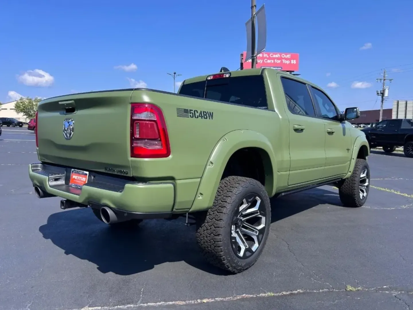 2024 /Black Cloth Ram 1500 Laramie (1C6SRFJT9RN) with an 5.7L engine, located at 970 Woodlawn Dr., Farmington, MO, 63640, (573) 431-7800, 37.825642, -90.468674 - Are you searching for the perfect truck that combines rugged capability with refined comfort? Look no further than this stunning 2024 Ram 1500 Laramie, now available at Pettus CDJR Farmington! This exceptional pickup is ideal for weekend adventures, daily commutes, or tackling any job you throw at i - Photo#2