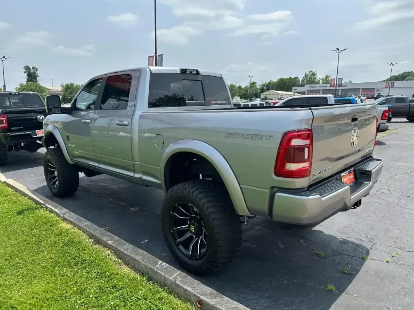 2024 /Black Leather Ram 2500 Laramie (3C6UR5FL2RG) with an Straight 6 Turbocharged Diesel engine, located at 970 Woodlawn Dr., Farmington, MO, 63640, (573) 431-7800, 37.825642, -90.468674 - **Discover Your Next Adventure with the 2024 Ram 2500 Laramie at Pettus CDJR Farmington!**<br /> <br /> Are you ready to elevate your daily drives or weekend getaways? The 2024 Ram 2500 Laramie is not just a truck; it's your new partner for adventure. Whether you're tackling rugged terrains, hauling - Photo#2