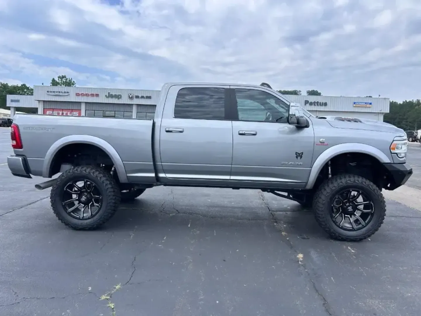 2024 /Black Leather Ram 2500 Laramie (3C6UR5FL2RG) with an Straight 6 Turbocharged Diesel engine, 6A transmission, located at 970 Woodlawn Dr., Farmington, MO, 63640, (573) 431-7800, 37.825642, -90.468674 - **Discover Your Next Adventure with the 2024 Ram 2500 Laramie at Pettus CDJR Farmington!**<br /> <br /> Are you ready to elevate your daily drives or weekend getaways? The 2024 Ram 2500 Laramie is not just a truck; it's your new partner for adventure. Whether you're tackling rugged terrains, hauling - Photo#1