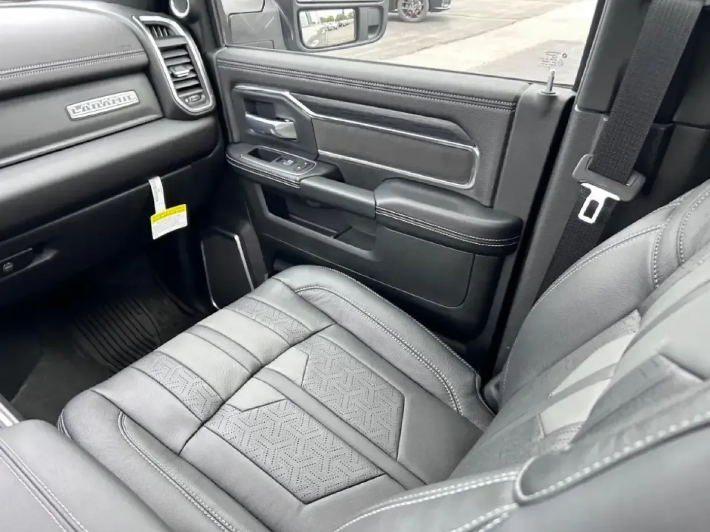 2024 /Black Leather Ram 2500 Laramie (3C6UR5FL2RG) with an Straight 6 Turbocharged Diesel engine, 6A transmission, located at 970 Woodlawn Dr., Farmington, MO, 63640, (573) 431-7800, 37.825642, -90.468674 - **Discover Your Next Adventure with the 2024 Ram 2500 Laramie at Pettus CDJR Farmington!**<br /> <br /> Are you ready to elevate your daily drives or weekend getaways? The 2024 Ram 2500 Laramie is not just a truck; it's your new partner for adventure. Whether you're tackling rugged terrains, hauling - Photo#18
