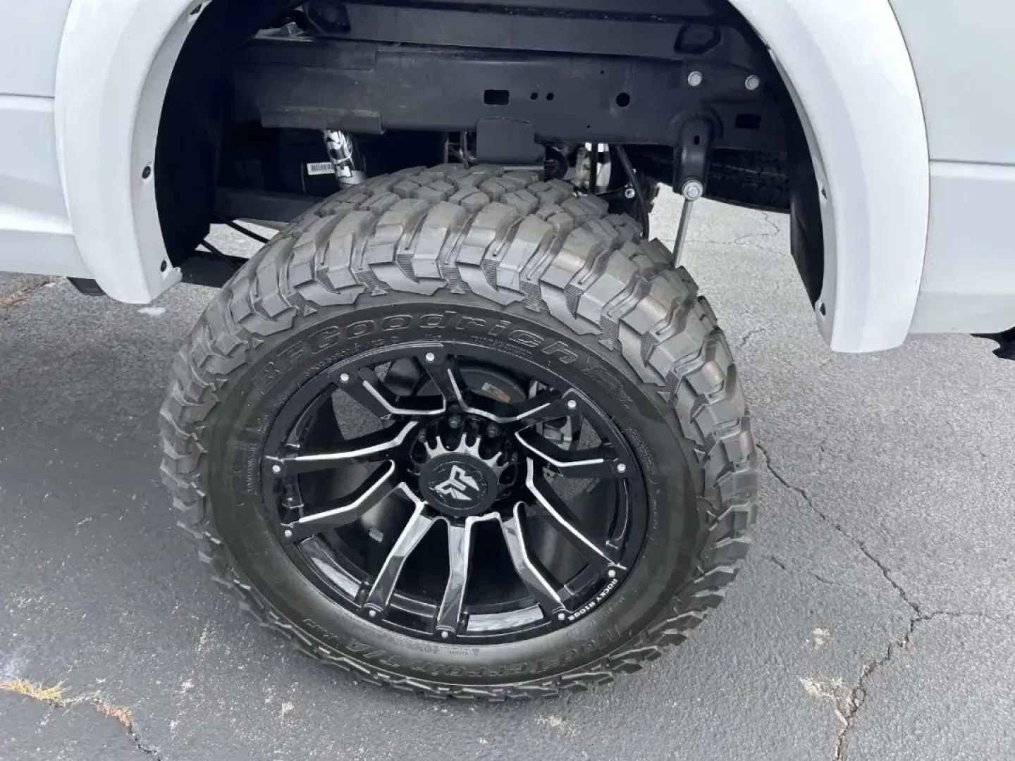 2024 /Black Leather Ram 2500 Laramie (3C6UR5FL2RG) with an Straight 6 Turbocharged Diesel engine, located at 970 Woodlawn Dr., Farmington, MO, 63640, (573) 431-7800, 37.825642, -90.468674 - **Unleash Your Adventurous Spirit with the 2024 Ram 2500 Laramie at Pettus CDJR Farmington!**<br /> <br /> Ready to take your journey to new heights? Discover the perfect blend of rugged capability and luxurious comfort with the 2024 Ram 2500 Laramie. Ideal for weekend adventures, family road trips, - Photo#5