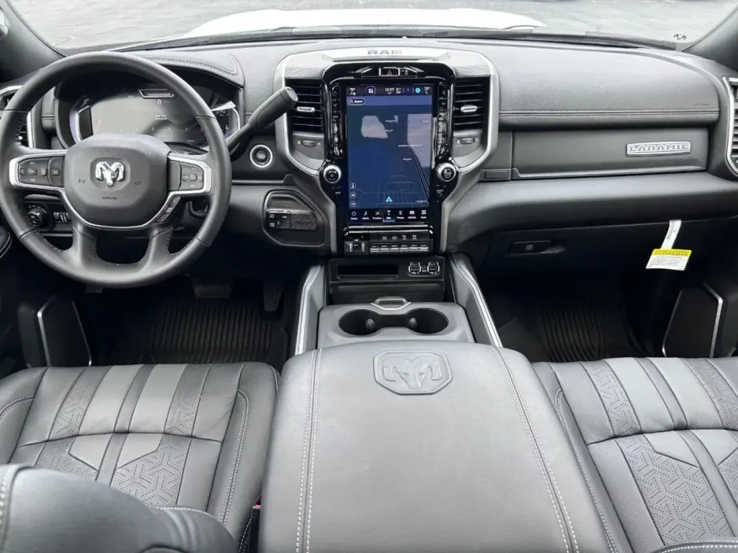 2024 /Black Leather Ram 2500 Laramie (3C6UR5FL2RG) with an Straight 6 Turbocharged Diesel engine, located at 970 Woodlawn Dr., Farmington, MO, 63640, (573) 431-7800, 37.825642, -90.468674 - **Unleash Your Adventurous Spirit with the 2024 Ram 2500 Laramie at Pettus CDJR Farmington!**<br /> <br /> Ready to take your journey to new heights? Discover the perfect blend of rugged capability and luxurious comfort with the 2024 Ram 2500 Laramie. Ideal for weekend adventures, family road trips, - Photo#10