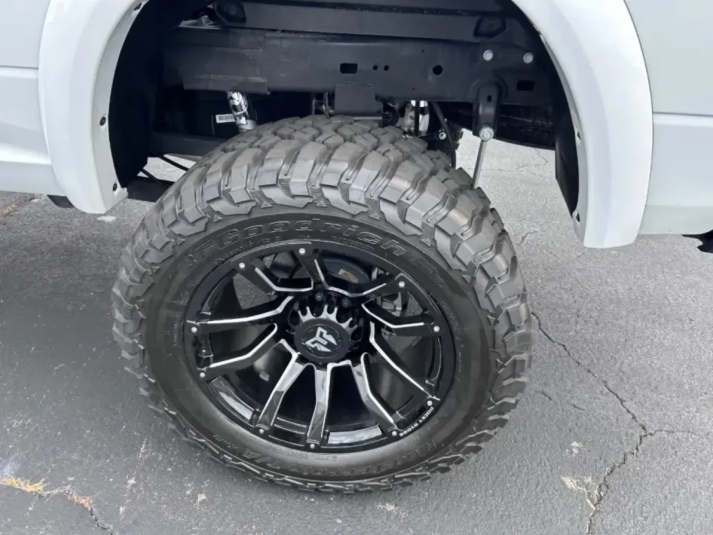 2024 /Black Leather Ram 2500 Laramie (3C6UR5FL2RG) with an Straight 6 Turbocharged Diesel engine, 6A transmission, located at 970 Woodlawn Dr., Farmington, MO, 63640, (573) 431-7800, 37.825642, -90.468674 - **Unleash Your Adventurous Spirit with the 2024 Ram 2500 Laramie at Pettus CDJR Farmington!**<br /> <br /> Ready to take your journey to new heights? Discover the perfect blend of rugged capability and luxurious comfort with the 2024 Ram 2500 Laramie. Ideal for weekend adventures, family road trips, - Photo#5