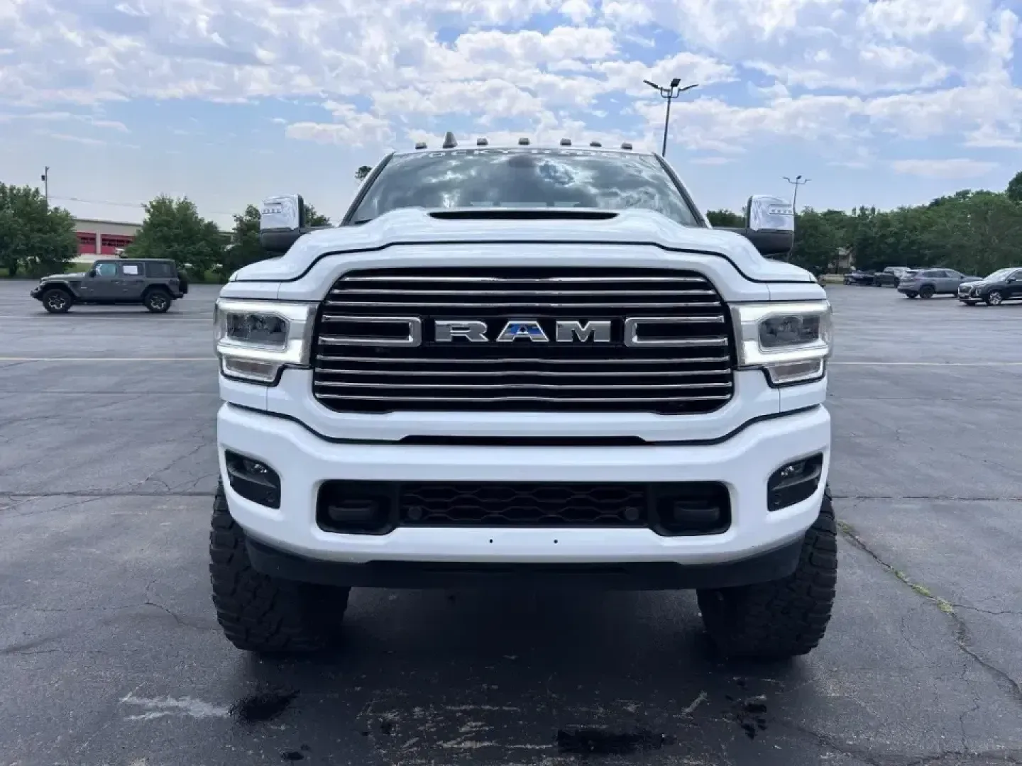 2024 /Black Leather Ram 2500 Laramie (3C6UR5FL2RG) with an Straight 6 Turbocharged Diesel engine, 6A transmission, located at 970 Woodlawn Dr., Farmington, MO, 63640, (573) 431-7800, 37.825642, -90.468674 - **Unleash Your Adventurous Spirit with the 2024 Ram 2500 Laramie at Pettus CDJR Farmington!**<br /> <br /> Ready to take your journey to new heights? Discover the perfect blend of rugged capability and luxurious comfort with the 2024 Ram 2500 Laramie. Ideal for weekend adventures, family road trips, - Photo#7