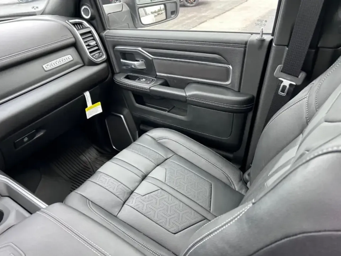 2024 /Black Leather Ram 2500 Laramie (3C6UR5FL2RG) with an Straight 6 Turbocharged Diesel engine, 6A transmission, located at 970 Woodlawn Dr., Farmington, MO, 63640, (573) 431-7800, 37.825642, -90.468674 - **Unleash Your Adventurous Spirit with the 2024 Ram 2500 Laramie at Pettus CDJR Farmington!**<br /> <br /> Ready to take your journey to new heights? Discover the perfect blend of rugged capability and luxurious comfort with the 2024 Ram 2500 Laramie. Ideal for weekend adventures, family road trips, - Photo#18