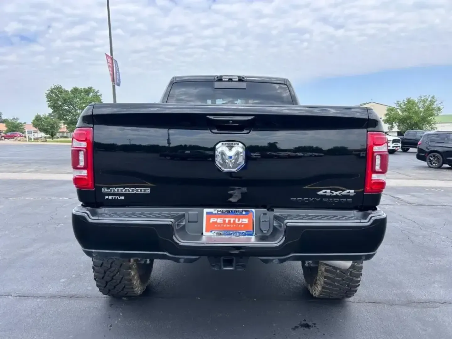 2024 /Black Leather Ram 2500 Laramie (3C6UR5FL3RG) with an Straight 6 Turbocharged Diesel engine, 6A transmission, located at 970 Woodlawn Dr., Farmington, MO, 63640, (573) 431-7800, 37.825642, -90.468674 - **Elevate Your Adventures in the 2024 Ram 2500 Laramie - Perfect for Work and Play!**<br /> <br /> Are you in search of a dependable truck that can effortlessly handle both work duties and weekend escapades? Look no further than the stunning 2024 Ram 2500 Laramie, available now at Pettus CDJR Farmin - Photo#7