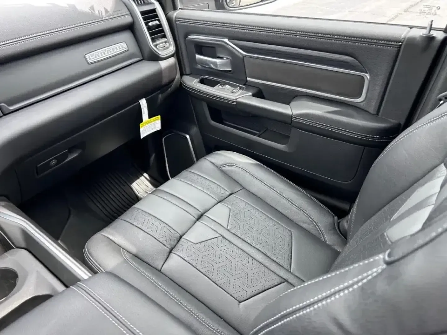 2024 /Black Leather Ram 2500 Laramie (3C6UR5FL3RG) with an Straight 6 Turbocharged Diesel engine, 6A transmission, located at 970 Woodlawn Dr., Farmington, MO, 63640, (573) 431-7800, 37.825642, -90.468674 - **Elevate Your Adventures in the 2024 Ram 2500 Laramie - Perfect for Work and Play!**<br /> <br /> Are you in search of a dependable truck that can effortlessly handle both work duties and weekend escapades? Look no further than the stunning 2024 Ram 2500 Laramie, available now at Pettus CDJR Farmin - Photo#22