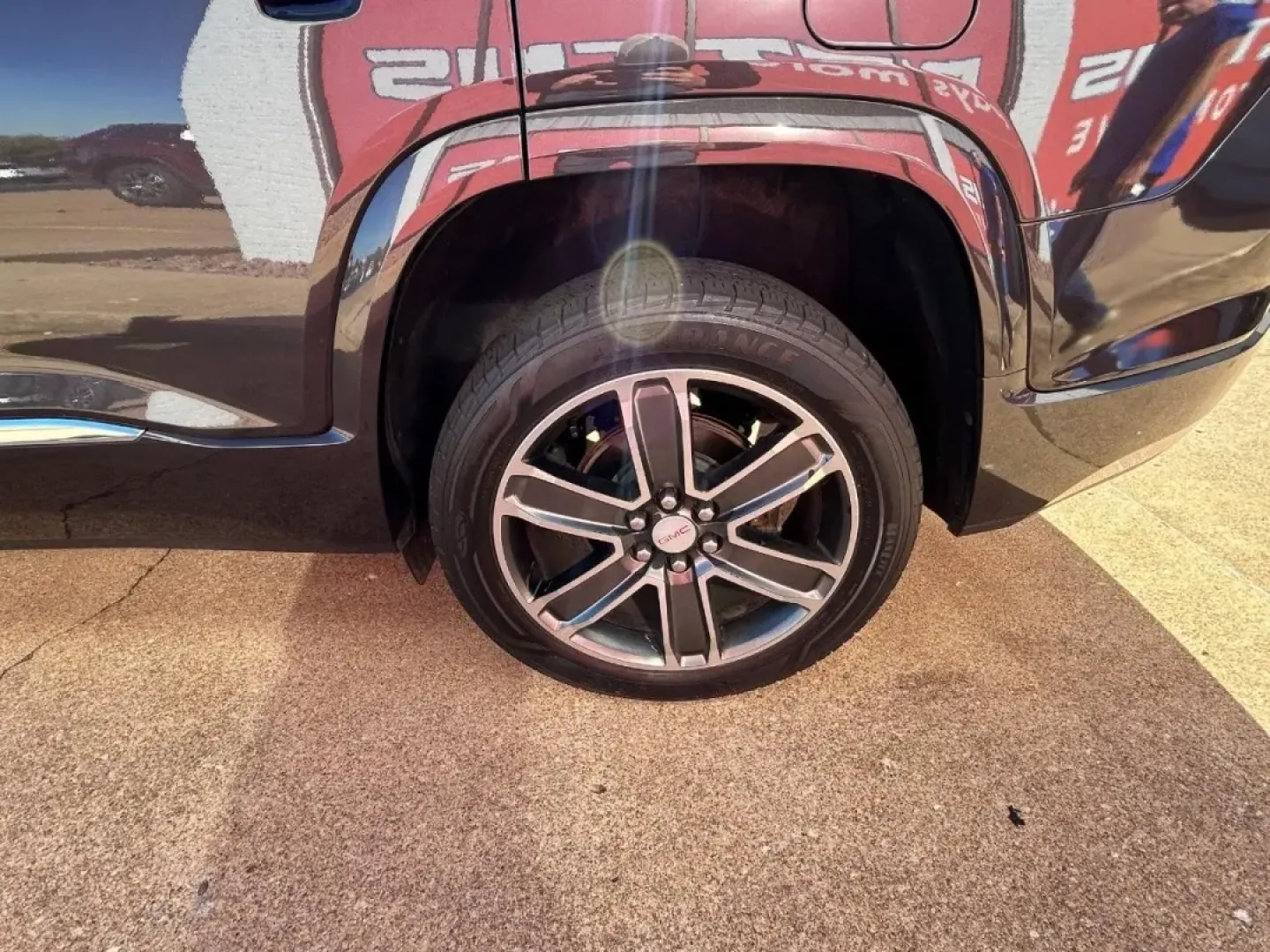 2017 /Cocoa/ Shale Leather GMC Acadia Denali (1GKKNPLS6HZ) with an 3.6L V6 / SIDI / DOHC engine, Automatic transmission, located at 970 Woodlawn Dr., Farmington, MO, 63640, (573) 431-7800, 37.825642, -90.468674 - Elevate your family adventures and enhance your daily commuting with this stunning 2017 GMC Acadia Denali, available now at Pettus CDJR Farmington. Located conveniently at 970 Woodlawn Drive, Farmington, MO 63640, our OEM dealership specializes in quality used vehicles, including this exceptional SU - Photo#8