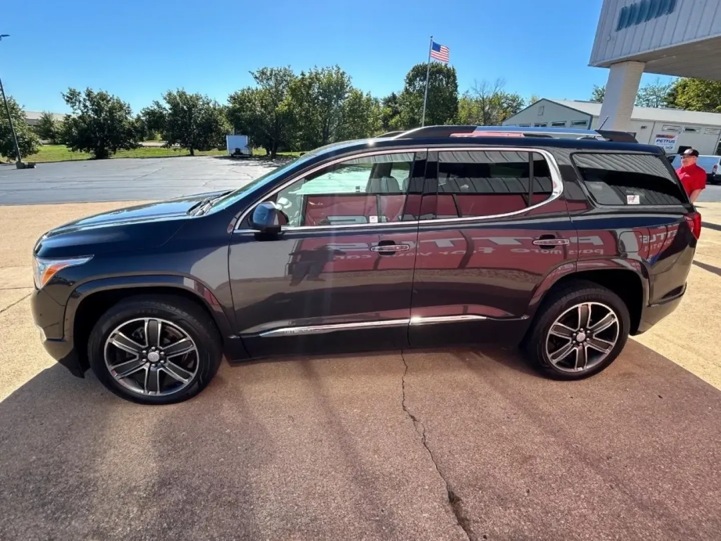 2017 /Cocoa/ Shale Leather GMC Acadia Denali (1GKKNPLS6HZ) with an 3.6L V6 / SIDI / DOHC engine, Automatic transmission, located at 970 Woodlawn Dr., Farmington, MO, 63640, (573) 431-7800, 37.825642, -90.468674 - Elevate your family adventures and enhance your daily commuting with this stunning 2017 GMC Acadia Denali, available now at Pettus CDJR Farmington. Located conveniently at 970 Woodlawn Drive, Farmington, MO 63640, our OEM dealership specializes in quality used vehicles, including this exceptional SU - Photo#3