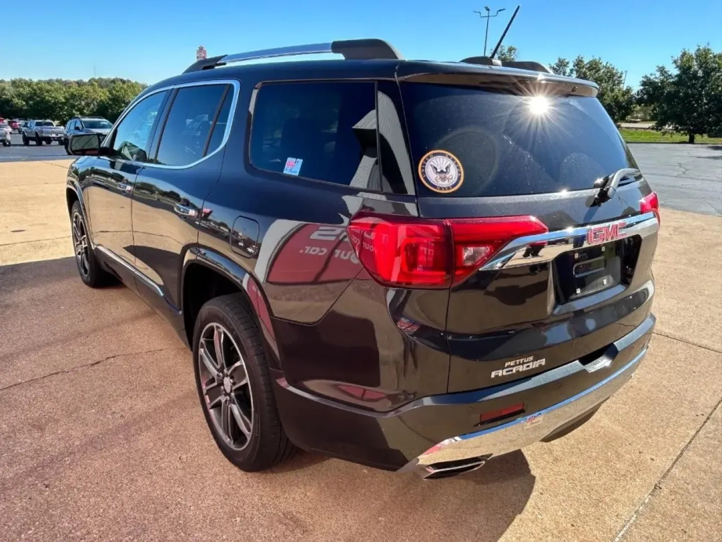 2017 /Cocoa/ Shale Leather GMC Acadia Denali (1GKKNPLS6HZ) with an 3.6L V6 / SIDI / DOHC engine, Automatic transmission, located at 970 Woodlawn Dr., Farmington, MO, 63640, (573) 431-7800, 37.825642, -90.468674 - Elevate your family adventures and enhance your daily commuting with this stunning 2017 GMC Acadia Denali, available now at Pettus CDJR Farmington. Located conveniently at 970 Woodlawn Drive, Farmington, MO 63640, our OEM dealership specializes in quality used vehicles, including this exceptional SU - Photo#4