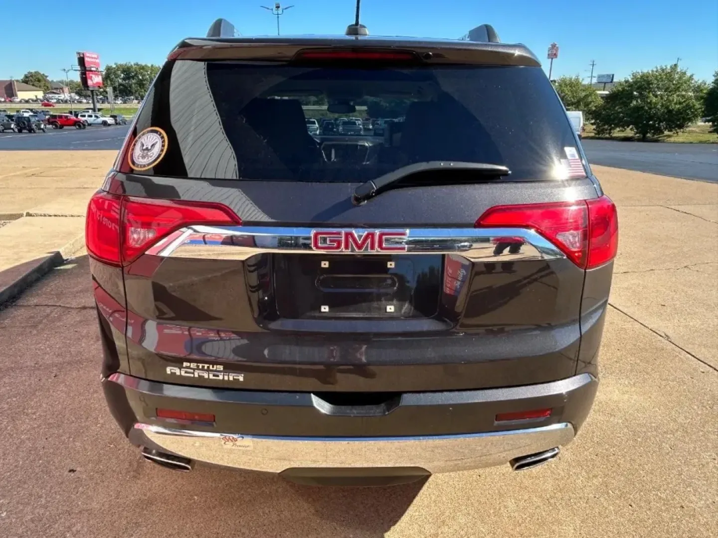 2017 /Cocoa/ Shale Leather GMC Acadia Denali (1GKKNPLS6HZ) with an 3.6L V6 / SIDI / DOHC engine, Automatic transmission, located at 970 Woodlawn Dr., Farmington, MO, 63640, (573) 431-7800, 37.825642, -90.468674 - Elevate your family adventures and enhance your daily commuting with this stunning 2017 GMC Acadia Denali, available now at Pettus CDJR Farmington. Located conveniently at 970 Woodlawn Drive, Farmington, MO 63640, our OEM dealership specializes in quality used vehicles, including this exceptional SU - Photo#5