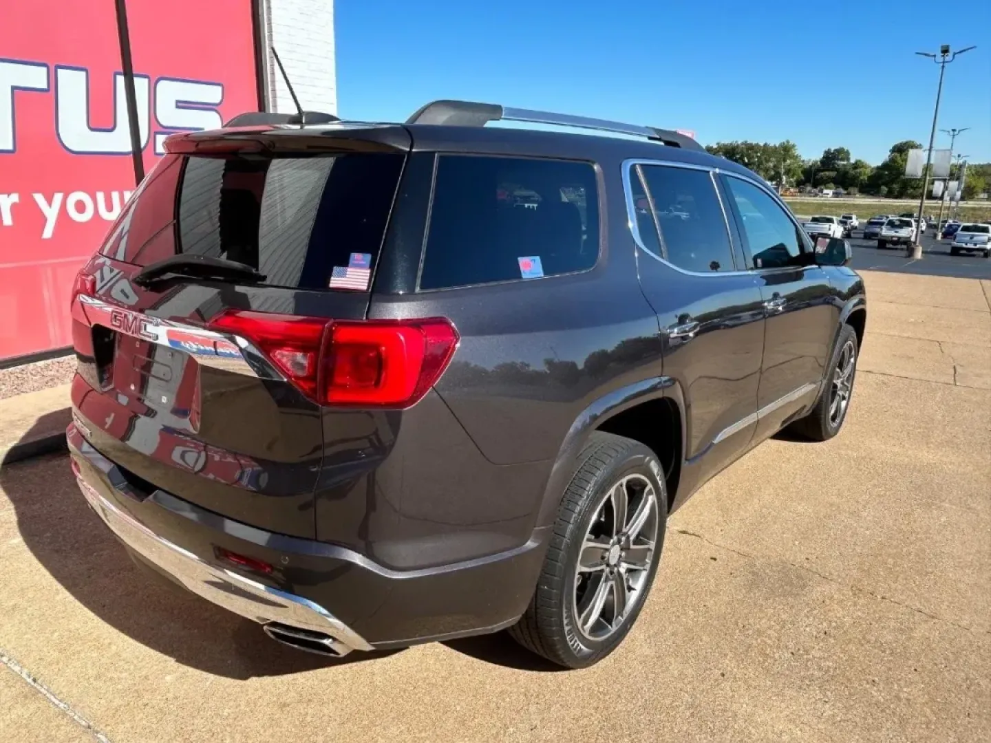 2017 /Cocoa/ Shale Leather GMC Acadia Denali (1GKKNPLS6HZ) with an 3.6L V6 / SIDI / DOHC engine, Automatic transmission, located at 970 Woodlawn Dr., Farmington, MO, 63640, (573) 431-7800, 37.825642, -90.468674 - Elevate your family adventures and enhance your daily commuting with this stunning 2017 GMC Acadia Denali, available now at Pettus CDJR Farmington. Located conveniently at 970 Woodlawn Drive, Farmington, MO 63640, our OEM dealership specializes in quality used vehicles, including this exceptional SU - Photo#6