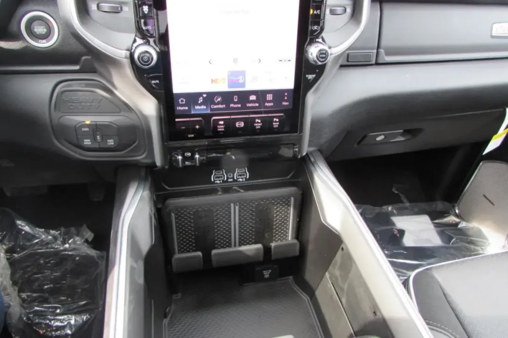 2025 Ram 2500 Laramie (3C63R5FL4SG) with an Other engine, located at 12830 Highway 21, De Soto, MO, 63020, (636) 337-7777, 38.153099, -90.573624 - Are you ready to elevate your adventures and tackle any challenge that comes your way? Whether you're hauling heavy loads, navigating rugged terrain, or simply enjoying a leisurely cruise through the gorgeous Missouri countryside, the 2025 Ram 2500 Laramie is the perfect pickup truck for you. This r - Photo#23