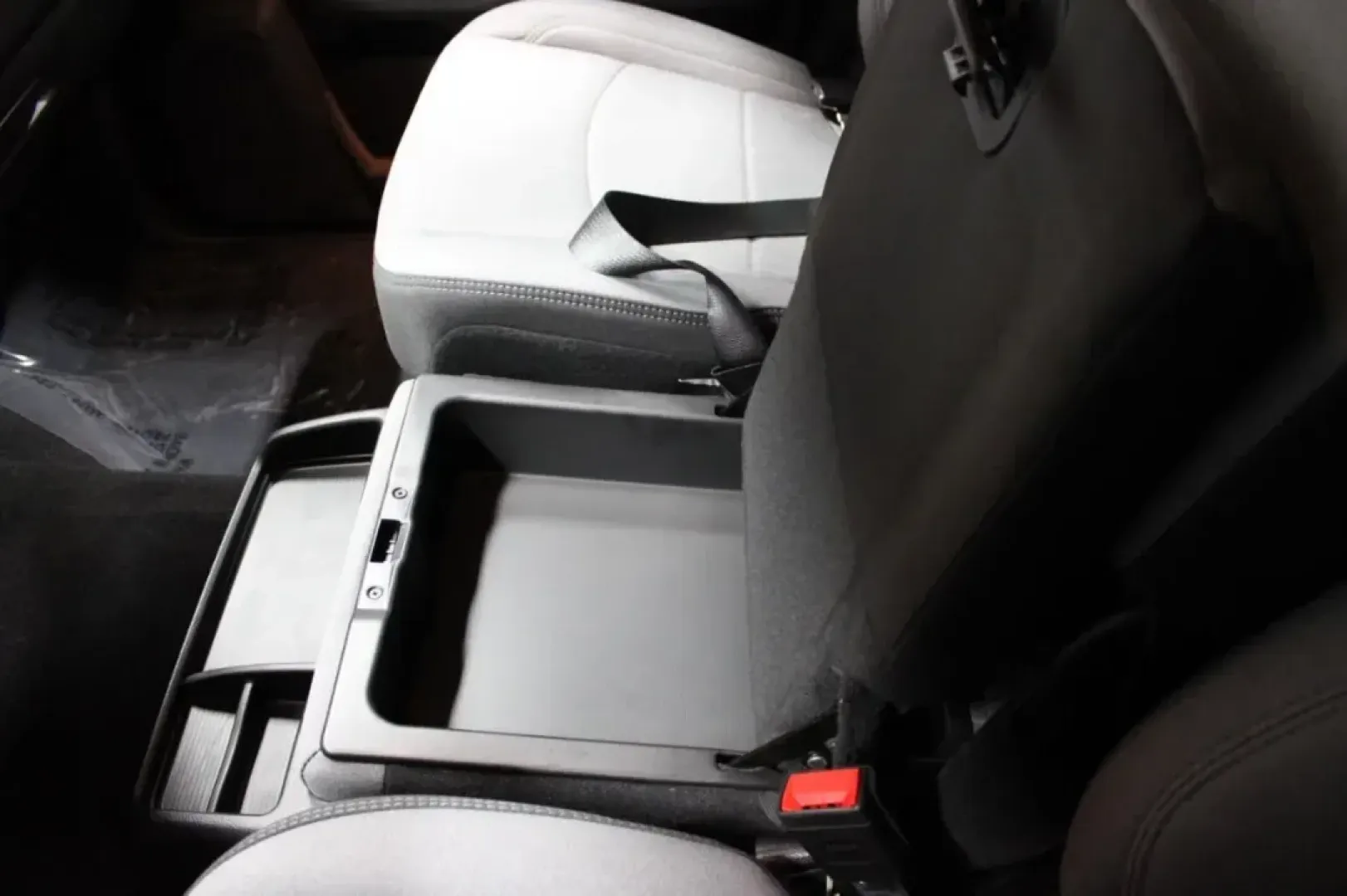 2024 Ram 2500 Big Horn (3C6UR5DL5RG) with an Other engine, located at 12830 Highway 21, De Soto, MO, 63020, (636) 337-7777, 38.153099, -90.573624 - Are you ready to elevate your adventures with a truck that combines power, style, and reliability? Look no further than this stunning 2024 Ram 2500 Big Horn, perfect for both work and play! Whether you're hauling equipment for a weekend project or taking the family on a scenic road trip, this vehicl - Photo#27