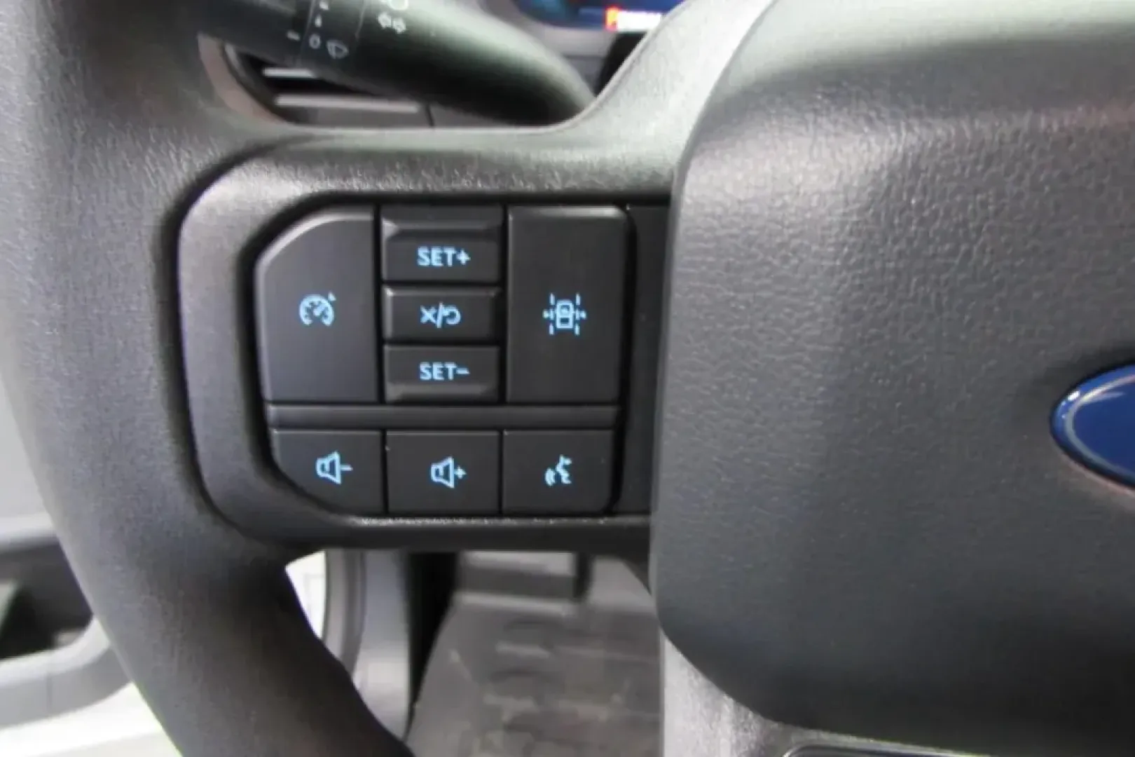 2025 /Black w/Medium Dark Slate Clot Ford F-150 XL (1FTMF1LPXSK) with an 2.7L V6 EcoBoost engine, Automatic transmission, located at 12836 Highway 21, De Soto, MO, 63020, (636) 337-7777, 38.151867, -90.575615 - NEW 2025 Ford F-150 XL from Pettus Ford De Soto, De Soto MO. - Photo#16
