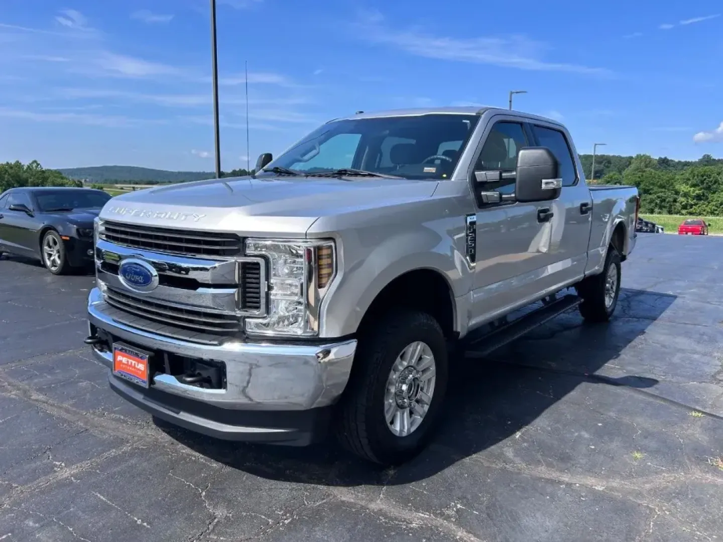 2019 /Medium Earth Gray Cloth Ford F-250SD XLT (1FT7W2B64KE) with an 6.2L 2-Valve SOHC EFI NA V8 Flex-Fuel engine, located at 141 Commercial Dr, Fredericktown, MO, 63645, (573) 783-6432, 37.570087, -90.320648 - **Explore Adventure with the 2019 Ford F-250SD XLT at Pettus Ford Fredericktown!**<br /> <br /> Are you ready to elevate your adventures and tackle any challenge life throws your way? Whether you're a weekend warrior, an outdoor enthusiast, or a busy professional, the 2019 Ford F-250SD XLT is design - Photo#6
