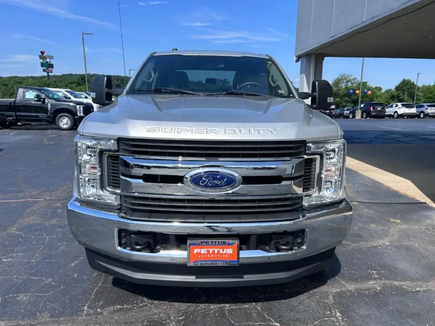 2019 /Medium Earth Gray Cloth Ford F-250SD XLT (1FT7W2B64KE) with an 6.2L 2-Valve SOHC EFI NA V8 Flex-Fuel engine, located at 141 Commercial Dr, Fredericktown, MO, 63645, (573) 783-6432, 37.570087, -90.320648 - **Explore Adventure with the 2019 Ford F-250SD XLT at Pettus Ford Fredericktown!**<br /> <br /> Are you ready to elevate your adventures and tackle any challenge life throws your way? Whether you're a weekend warrior, an outdoor enthusiast, or a busy professional, the 2019 Ford F-250SD XLT is design - Photo#7