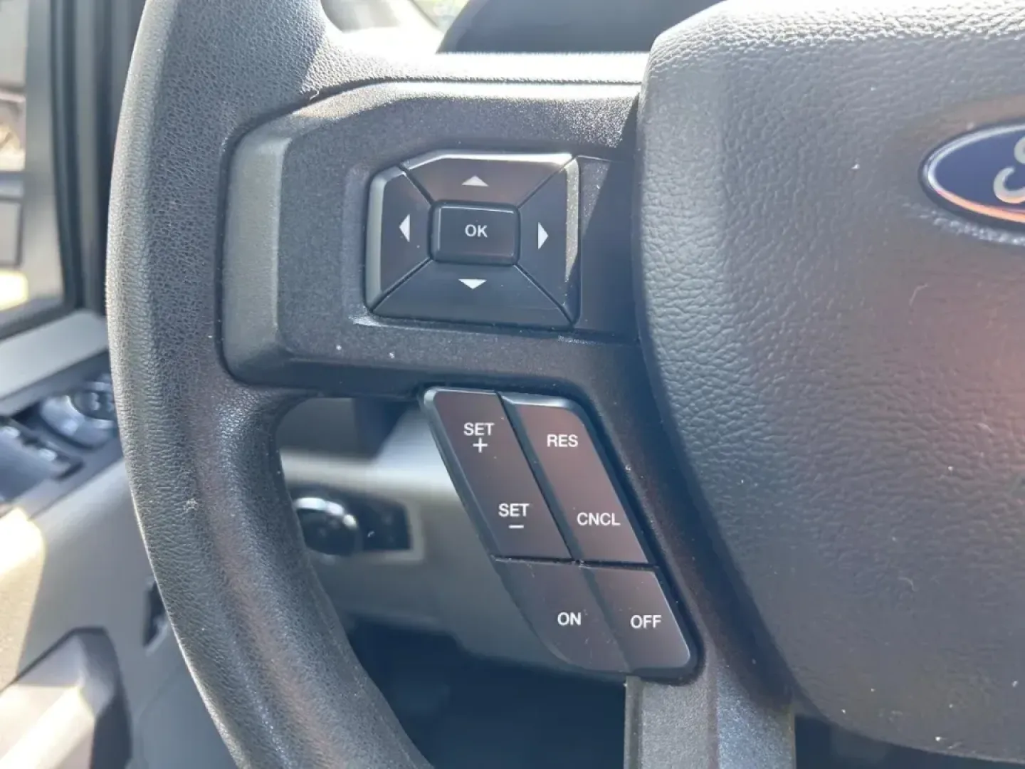 2019 /Medium Earth Gray Cloth Ford F-250SD XLT (1FT7W2B64KE) with an 6.2L 2-Valve SOHC EFI NA V8 Flex-Fuel engine, located at 141 Commercial Dr, Fredericktown, MO, 63645, (573) 783-6432, 37.570087, -90.320648 - **Explore Adventure with the 2019 Ford F-250SD XLT at Pettus Ford Fredericktown!**<br /> <br /> Are you ready to elevate your adventures and tackle any challenge life throws your way? Whether you're a weekend warrior, an outdoor enthusiast, or a busy professional, the 2019 Ford F-250SD XLT is design - Photo#11