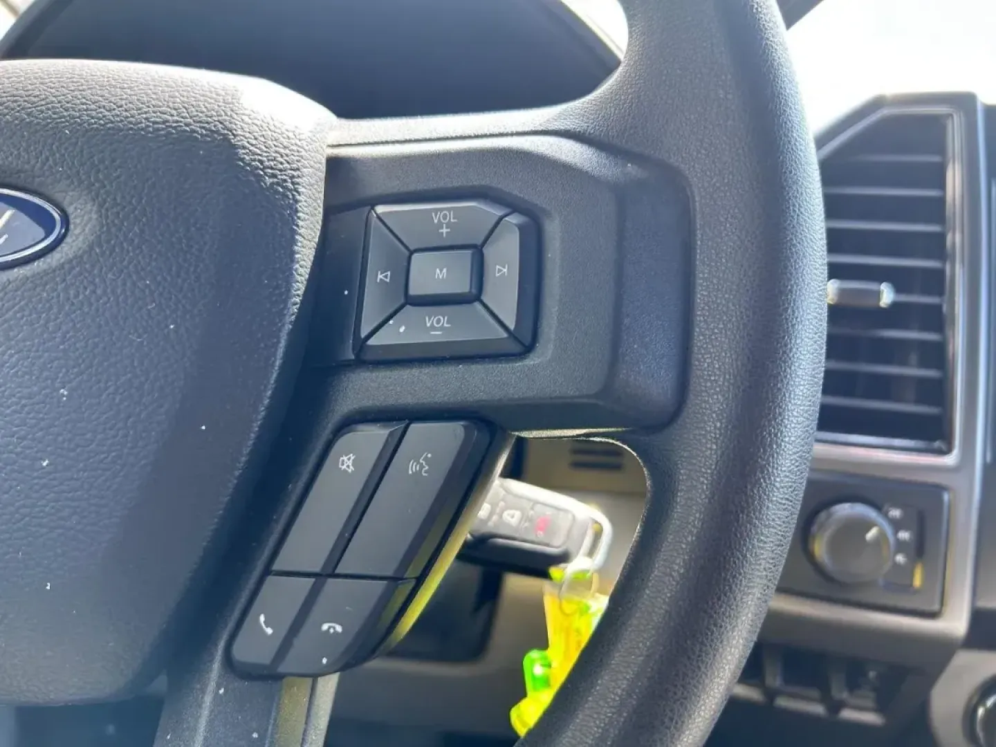 2019 /Medium Earth Gray Cloth Ford F-250SD XLT (1FT7W2B64KE) with an 6.2L 2-Valve SOHC EFI NA V8 Flex-Fuel engine, located at 141 Commercial Dr, Fredericktown, MO, 63645, (573) 783-6432, 37.570087, -90.320648 - **Explore Adventure with the 2019 Ford F-250SD XLT at Pettus Ford Fredericktown!**<br /> <br /> Are you ready to elevate your adventures and tackle any challenge life throws your way? Whether you're a weekend warrior, an outdoor enthusiast, or a busy professional, the 2019 Ford F-250SD XLT is design - Photo#12