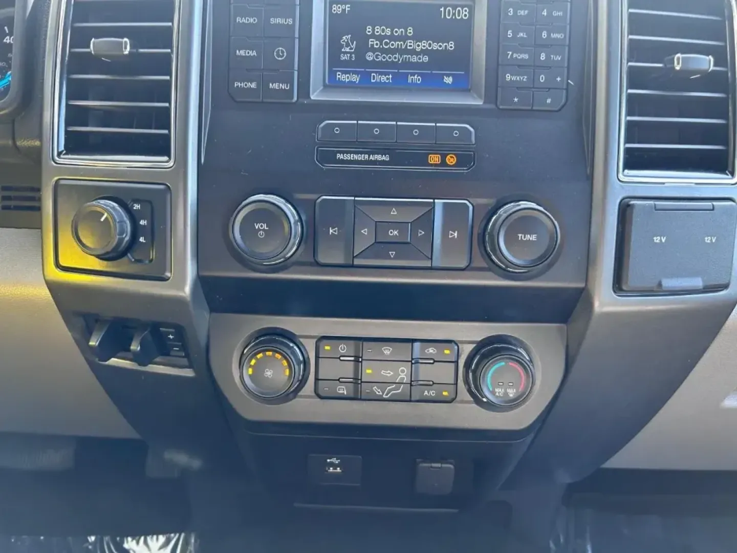 2019 /Medium Earth Gray Cloth Ford F-250SD XLT (1FT7W2B64KE) with an 6.2L 2-Valve SOHC EFI NA V8 Flex-Fuel engine, located at 141 Commercial Dr, Fredericktown, MO, 63645, (573) 783-6432, 37.570087, -90.320648 - **Explore Adventure with the 2019 Ford F-250SD XLT at Pettus Ford Fredericktown!**<br /> <br /> Are you ready to elevate your adventures and tackle any challenge life throws your way? Whether you're a weekend warrior, an outdoor enthusiast, or a busy professional, the 2019 Ford F-250SD XLT is design - Photo#14