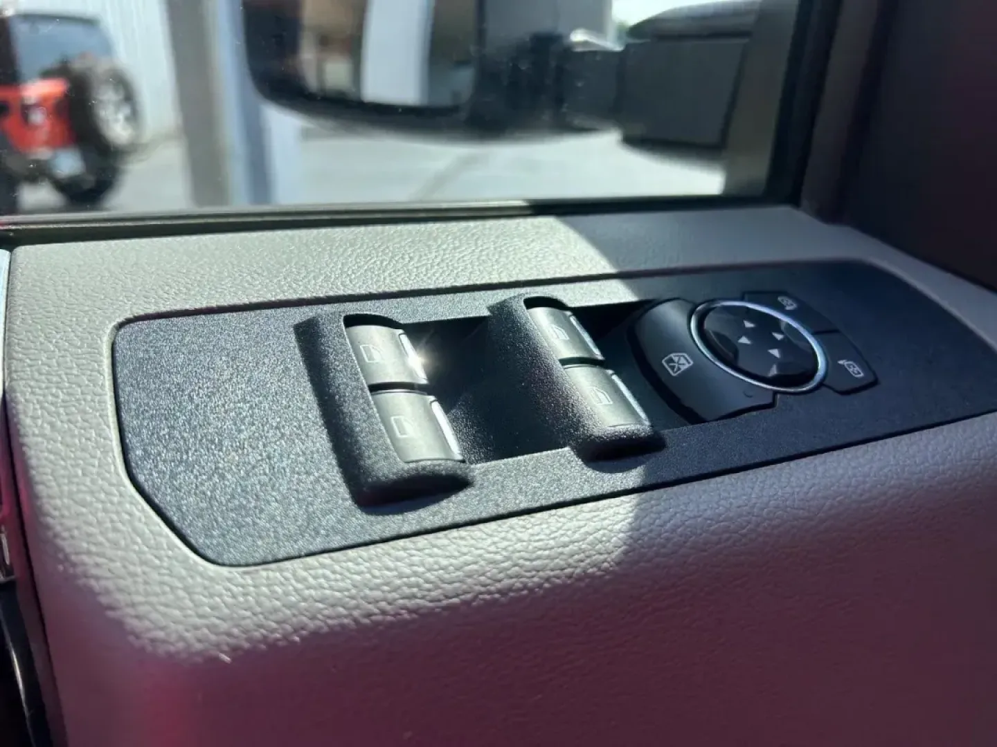 2019 /Medium Earth Gray Cloth Ford F-250SD XLT (1FT7W2B64KE) with an 6.2L 2-Valve SOHC EFI NA V8 Flex-Fuel engine, located at 141 Commercial Dr, Fredericktown, MO, 63645, (573) 783-6432, 37.570087, -90.320648 - **Explore Adventure with the 2019 Ford F-250SD XLT at Pettus Ford Fredericktown!**<br /> <br /> Are you ready to elevate your adventures and tackle any challenge life throws your way? Whether you're a weekend warrior, an outdoor enthusiast, or a busy professional, the 2019 Ford F-250SD XLT is design - Photo#16