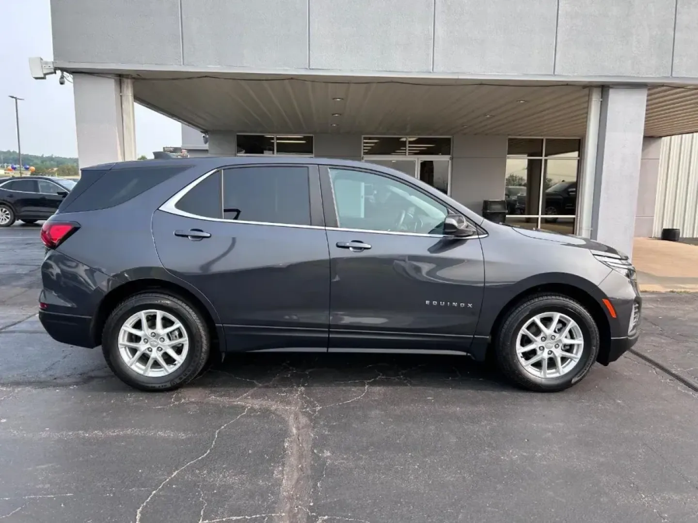 2022 /Jet Black Cloth Chevrolet Equinox LT (3GNAXKEVXNS) with an 1.5L Turbo DOHC 4-cylinder / SIDI / VVT engine, Automatic transmission, located at 141 Commercial Dr, Fredericktown, MO, 63645, (573) 783-6432, 37.570087, -90.320648 - **Discover Your Next Adventure with the 2022 Chevrolet Equinox at Pettus Ford Fredericktown!**<br /> <br /> If you're in the market for a versatile SUV that perfectly balances style, comfort, and practicality, look no further than the 2022 Chevrolet Equinox LT. Ideal for growing families, commuters, - Photo#1