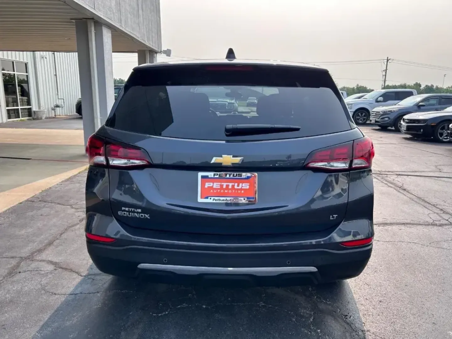 2022 /Jet Black Cloth Chevrolet Equinox LT (3GNAXKEVXNS) with an 1.5L Turbo DOHC 4-cylinder / SIDI / VVT engine, Automatic transmission, located at 141 Commercial Dr, Fredericktown, MO, 63645, (573) 783-6432, 37.570087, -90.320648 - **Discover Your Next Adventure with the 2022 Chevrolet Equinox at Pettus Ford Fredericktown!**<br /> <br /> If you're in the market for a versatile SUV that perfectly balances style, comfort, and practicality, look no further than the 2022 Chevrolet Equinox LT. Ideal for growing families, commuters, - Photo#3