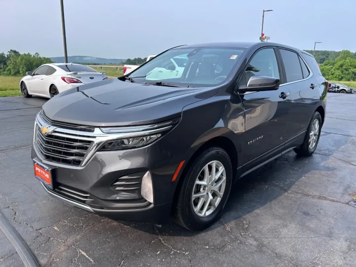 2022 /Jet Black Cloth Chevrolet Equinox LT (3GNAXKEVXNS) with an 1.5L Turbo DOHC 4-cylinder / SIDI / VVT engine, Automatic transmission, located at 141 Commercial Dr, Fredericktown, MO, 63645, (573) 783-6432, 37.570087, -90.320648 - **Discover Your Next Adventure with the 2022 Chevrolet Equinox at Pettus Ford Fredericktown!**<br /> <br /> If you're in the market for a versatile SUV that perfectly balances style, comfort, and practicality, look no further than the 2022 Chevrolet Equinox LT. Ideal for growing families, commuters, - Photo#7