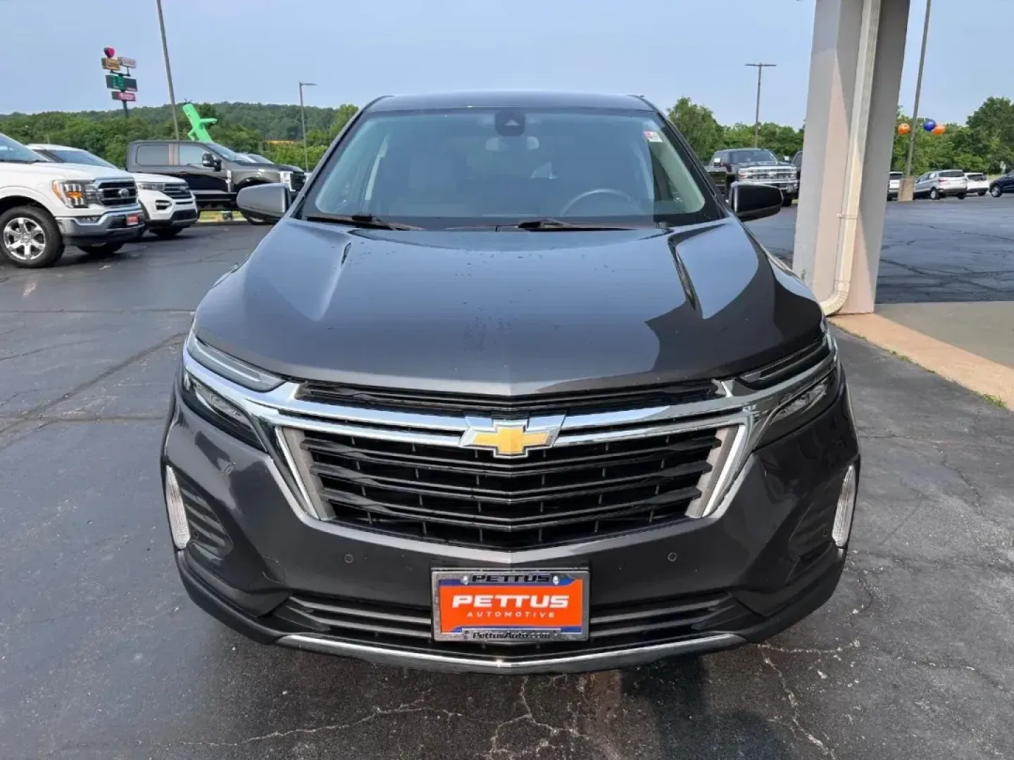 2022 /Jet Black Cloth Chevrolet Equinox LT (3GNAXKEVXNS) with an 1.5L Turbo DOHC 4-cylinder / SIDI / VVT engine, Automatic transmission, located at 141 Commercial Dr, Fredericktown, MO, 63645, (573) 783-6432, 37.570087, -90.320648 - **Discover Your Next Adventure with the 2022 Chevrolet Equinox at Pettus Ford Fredericktown!**<br /> <br /> If you're in the market for a versatile SUV that perfectly balances style, comfort, and practicality, look no further than the 2022 Chevrolet Equinox LT. Ideal for growing families, commuters, - Photo#8