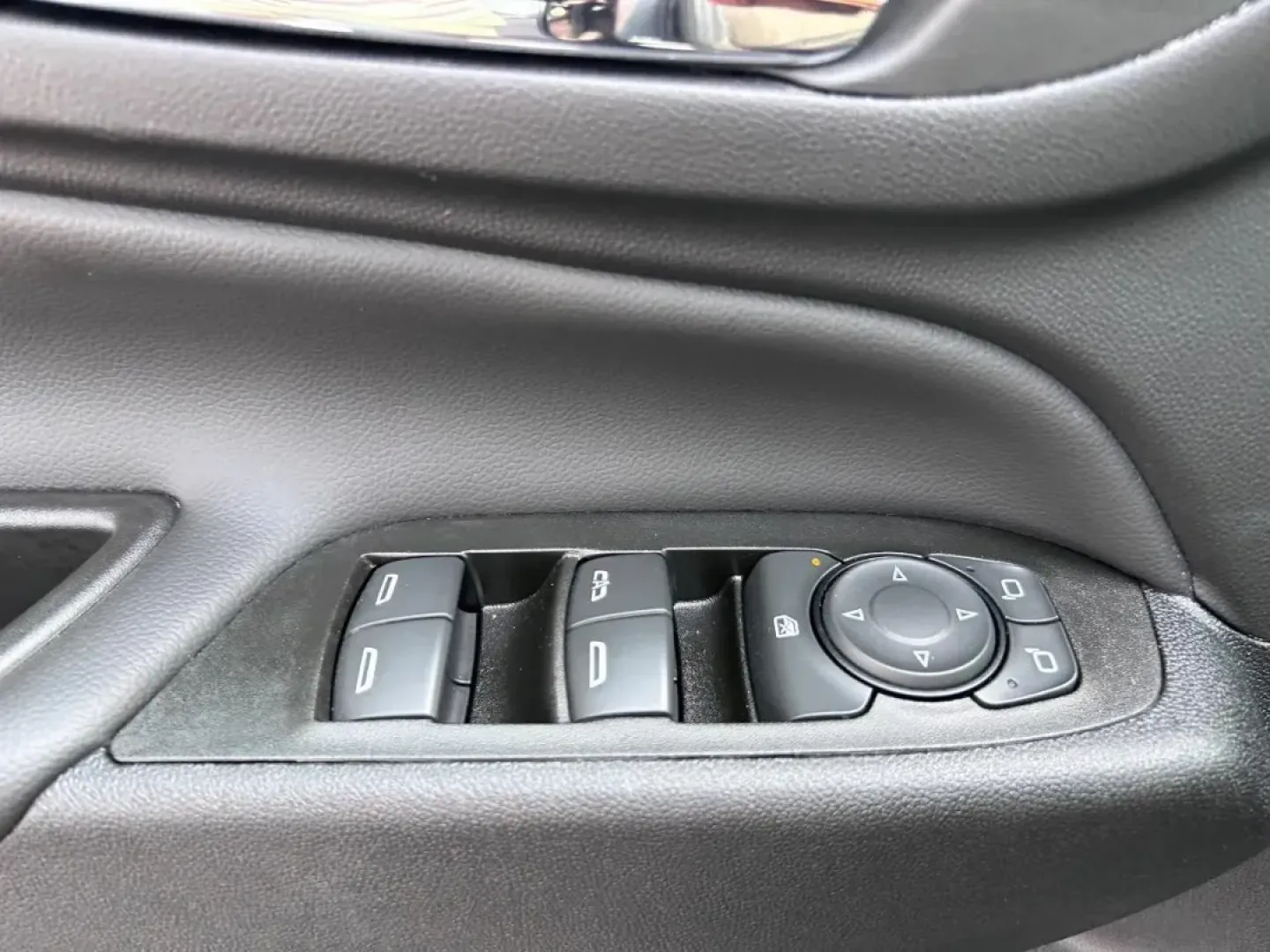 2022 /Jet Black Cloth Chevrolet Equinox LT (3GNAXKEVXNS) with an 1.5L Turbo DOHC 4-cylinder / SIDI / VVT engine, Automatic transmission, located at 141 Commercial Dr, Fredericktown, MO, 63645, (573) 783-6432, 37.570087, -90.320648 - **Discover Your Next Adventure with the 2022 Chevrolet Equinox at Pettus Ford Fredericktown!**<br /> <br /> If you're in the market for a versatile SUV that perfectly balances style, comfort, and practicality, look no further than the 2022 Chevrolet Equinox LT. Ideal for growing families, commuters, - Photo#18