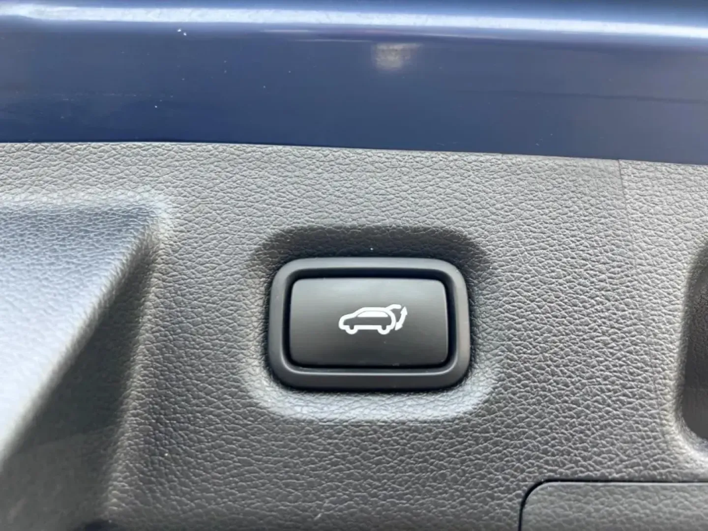 2023 /Gray Cloth Hyundai Santa Fe SEL (5NMS2DAJ2PH) with an 2.5L GDI MPI DOHC 16-Valve I4 engine, Automatic transmission, located at 141 Commercial Dr, Fredericktown, MO, 63645, (573) 783-6432, 37.570087, -90.320648 - **Experience Adventure in Style with the 2023 Hyundai Santa Fe SEL at Pettus Ford Fredericktown!**<br /> <br /> Are you ready to elevate your daily commute or weekend escapades? The 2023 Hyundai Santa Fe SEL is the perfect blend of comfort, style, and versatility, making it an exceptional choice for - Photo#5