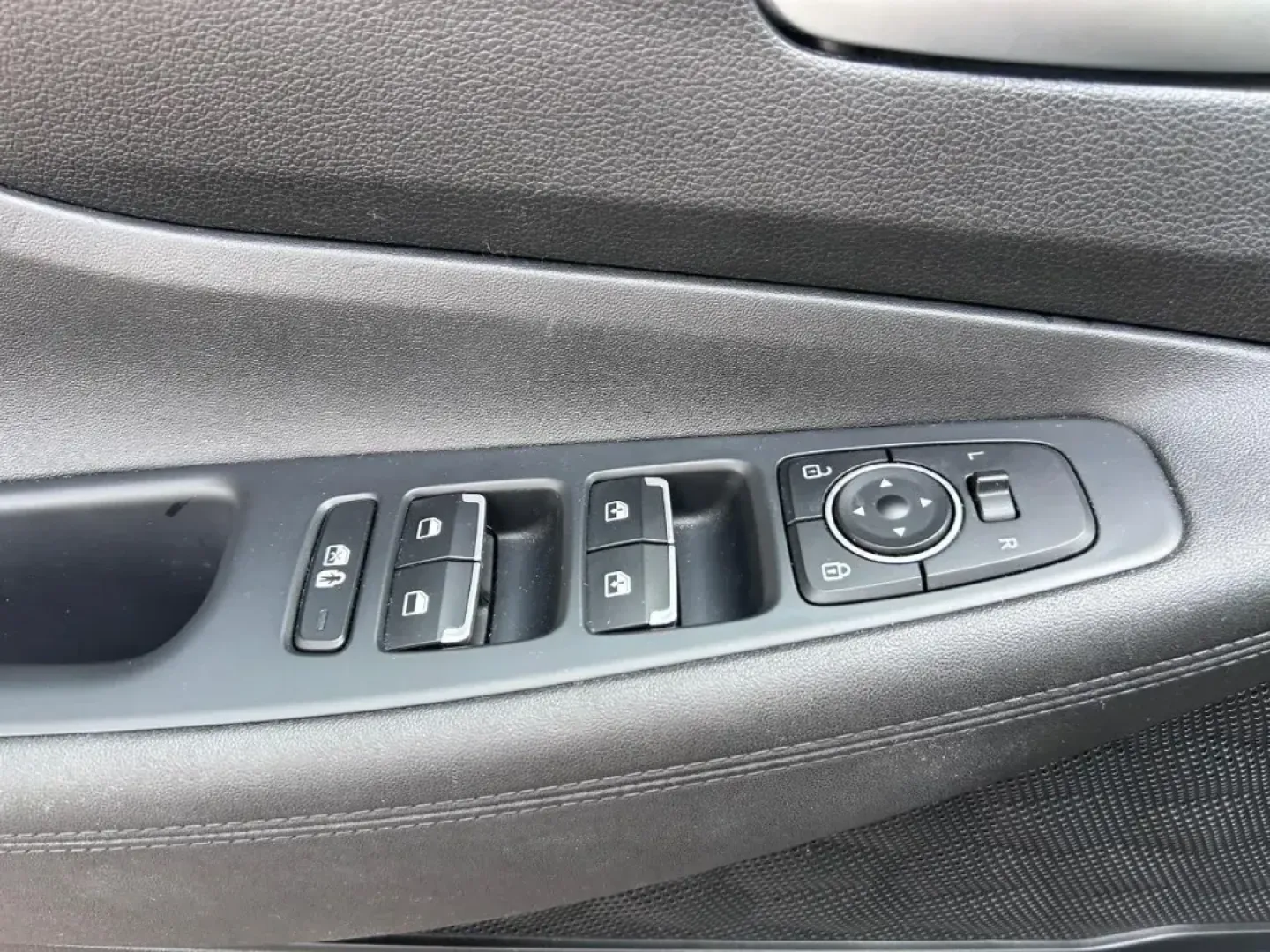 2023 /Gray Cloth Hyundai Santa Fe SEL (5NMS2DAJ2PH) with an 2.5L GDI MPI DOHC 16-Valve I4 engine, Automatic transmission, located at 141 Commercial Dr, Fredericktown, MO, 63645, (573) 783-6432, 37.570087, -90.320648 - **Experience Adventure in Style with the 2023 Hyundai Santa Fe SEL at Pettus Ford Fredericktown!**<br /> <br /> Are you ready to elevate your daily commute or weekend escapades? The 2023 Hyundai Santa Fe SEL is the perfect blend of comfort, style, and versatility, making it an exceptional choice for - Photo#17