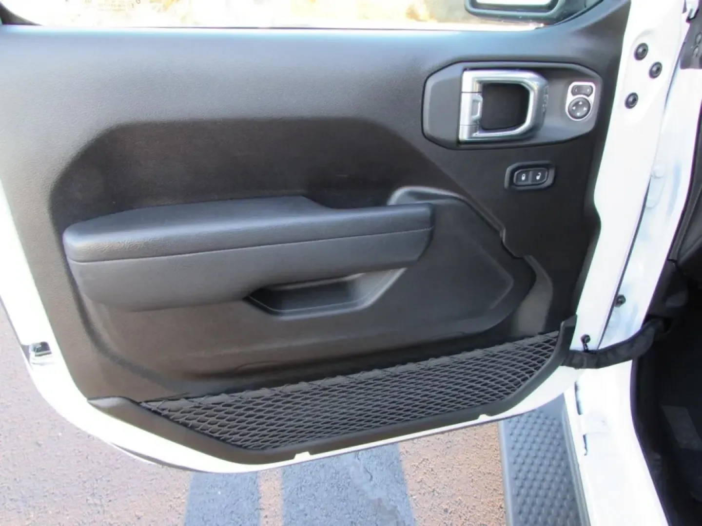 2025 /Black Jeep Wrangler Sport S (1C4PJXAN1SW) with an 2.0L L4 DOHC 16V TURBO engine, 6M transmission, located at 12830 Highway 21, De Soto, MO, 63020, (636) 337-7777, 38.153099, -90.573624 - **Unleash Your Adventurous Spirit with the 2025 Jeep Wrangler Sport S!**<br /> <br /> Are you ready to elevate your outdoor adventures or conquer your daily commute? The 2025 Jeep Wrangler Sport S isn't just an SUV; it's a lifestyle statement that excels in both rugged terrains and urban environment - Photo#11