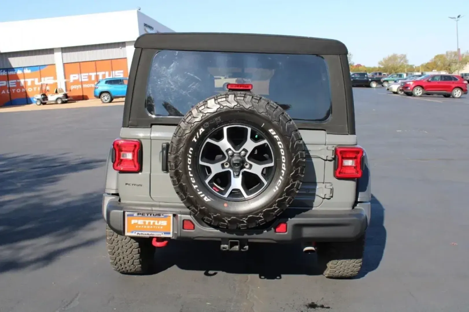 2021 /Black Cloth Jeep Wrangler Unlimited Rubicon (1C4HJXFG1MW) with an 3.6L V6 engine, located at 970 Woodlawn Dr., Farmington, MO, 63640, (573) 431-7800, 37.825642, -90.468674 - Explore the great outdoors and tackle your next adventure in this stunning 2021 Jeep Wrangler Unlimited Rubicon, now available at Pettus CDJR Farmington! Whether you're embarking on a weekend getaway, navigating through rugged terrains, or just cruising around town, this vehicle combines comfort, ca - Photo#2