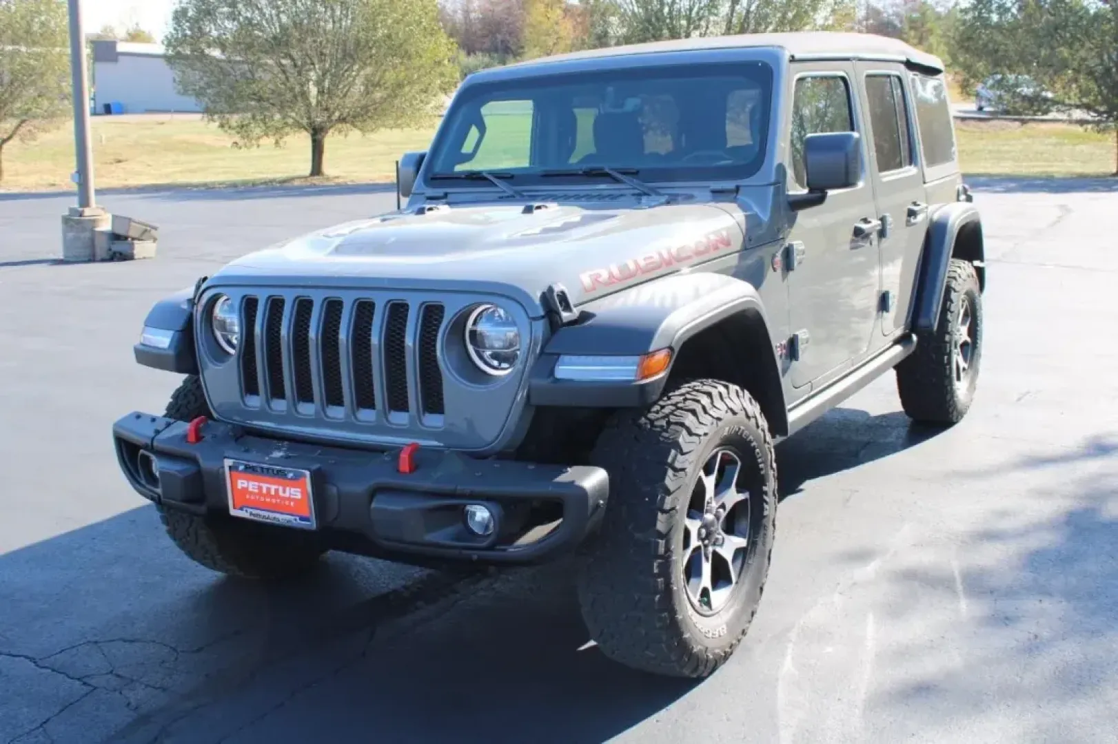 2021 /Black Cloth Jeep Wrangler Unlimited Rubicon (1C4HJXFG1MW) with an 3.6L V6 engine, located at 970 Woodlawn Dr., Farmington, MO, 63640, (573) 431-7800, 37.825642, -90.468674 - Explore the great outdoors and tackle your next adventure in this stunning 2021 Jeep Wrangler Unlimited Rubicon, now available at Pettus CDJR Farmington! Whether you're embarking on a weekend getaway, navigating through rugged terrains, or just cruising around town, this vehicle combines comfort, ca - Photo#5