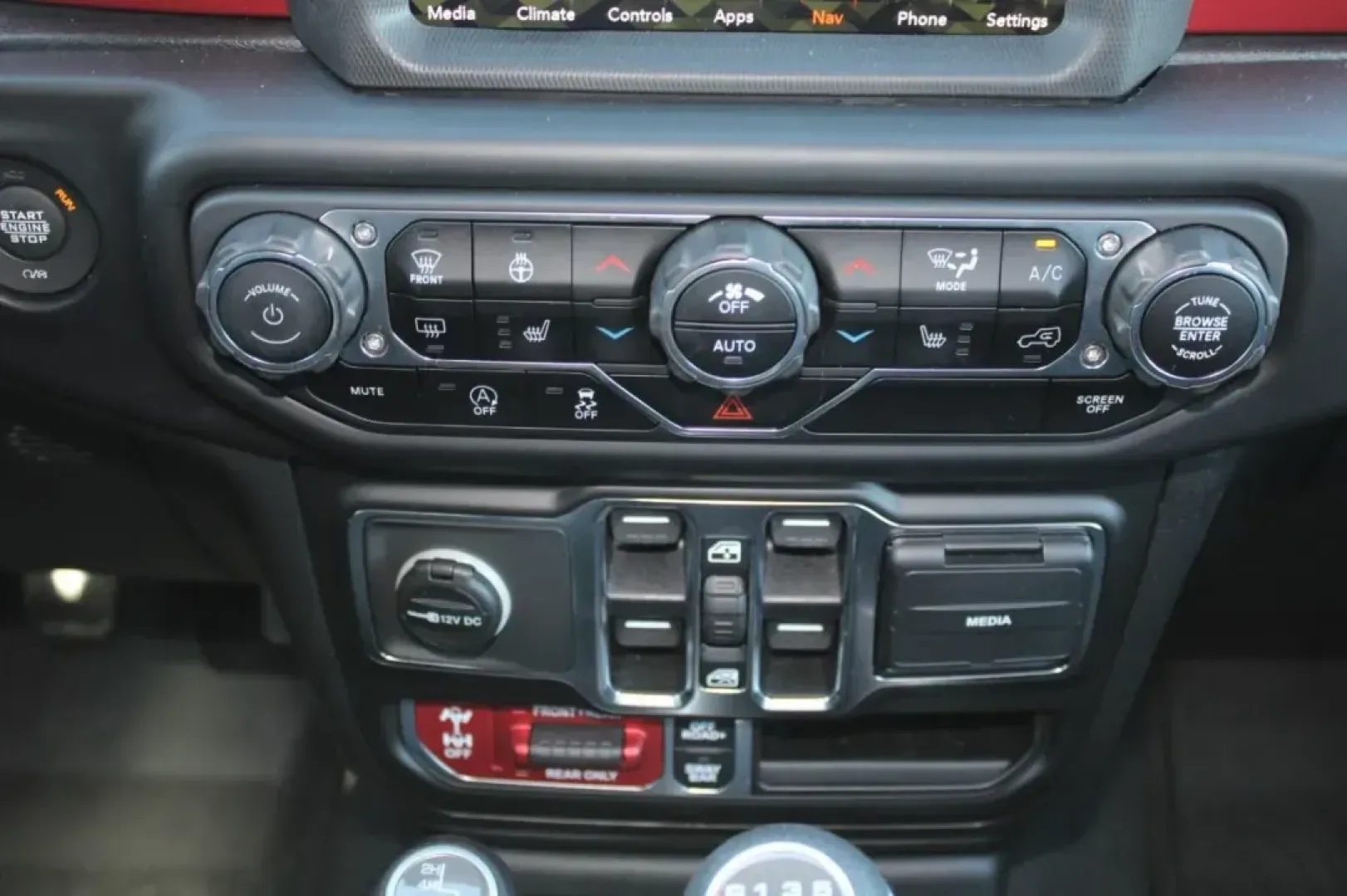 2021 /Black Cloth Jeep Wrangler Unlimited Rubicon (1C4HJXFG1MW) with an 3.6L V6 engine, located at 970 Woodlawn Dr., Farmington, MO, 63640, (573) 431-7800, 37.825642, -90.468674 - Explore the great outdoors and tackle your next adventure in this stunning 2021 Jeep Wrangler Unlimited Rubicon, now available at Pettus CDJR Farmington! Whether you're embarking on a weekend getaway, navigating through rugged terrains, or just cruising around town, this vehicle combines comfort, ca - Photo#13