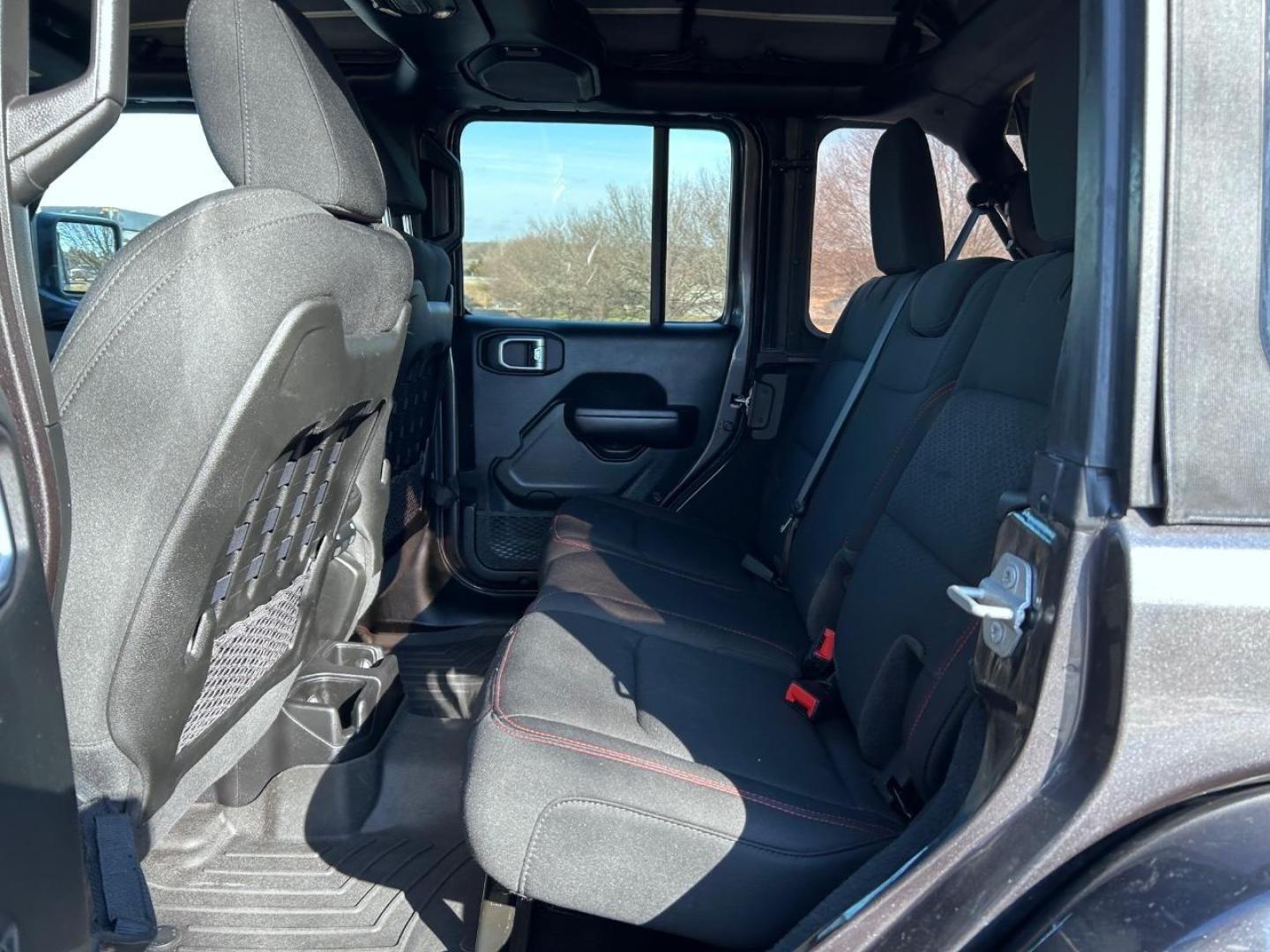2021 /Black Cloth Jeep Wrangler Unlimited Rubicon (1C4HJXFN2MW) with an 2.0L L4 DOHC 16V TURBO engine, 6A transmission, located at 141 Commercial Dr, Fredericktown, MO, 63645, (573) 783-6432, 37.570087, -90.320648 - USED 2021 Jeep Wrangler Unlimited Rubicon from Pettus CDJR Farmington, Farmington MO. - Photo#8