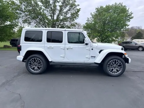 2022 Jeep Wrangler Unlimited Sahara High Altitude 4xe