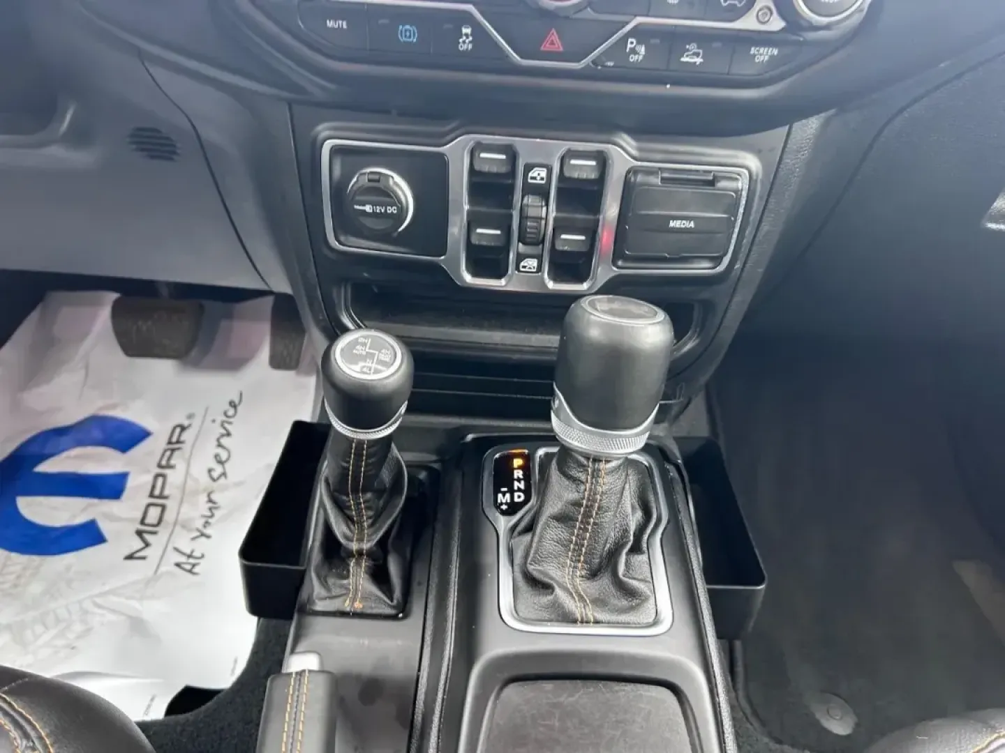 2022 /Black Leather Jeep Wrangler Unlimited Sahara High Altitude 4xe (1C4JJXP6XNW) with an 2.0L I4 DOHC DI Turbo PHEV engine, Automatic transmission, located at 970 Woodlawn Dr., Farmington, MO, 63640, (573) 431-7800, 37.825642, -90.468674 - Are you ready to elevate your adventures in style? The 2022 Jeep Wrangler Unlimited Sahara High Altitude 4xe is your ticket to unforgettable journeys, whether you're navigating the city streets of Farmington or exploring the picturesque trails of the surrounding countryside. Perfect for weekend esca - Photo#14
