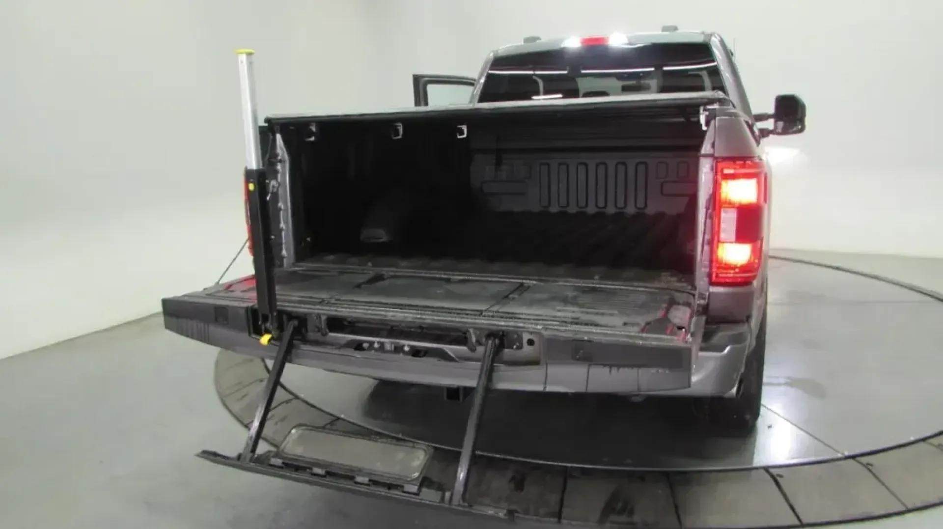 2023 /Black w/Medium Dark Slate Clot Ford F-150 XLT (1FTEX1EP3PF) with an Other engine, Automatic transmission, located at 12836 Highway 21, De Soto, MO, 63020, (636) 337-7777, 38.151867, -90.575615 - **Experience the Thrill of Adventure with the 2023 Ford F-150 XLT at Pettus Ford De Soto!**<br /> <br /> Are you ready to elevate your daily drive with a vehicle that is as versatile as your lifestyle? Whether you're navigating city streets, embarking on weekend adventures, or tackling tough job sit - Photo#11