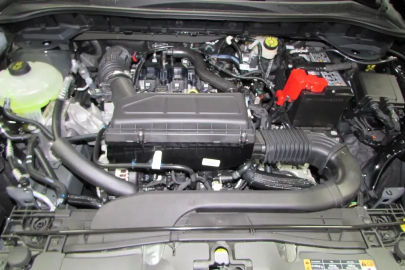 2025 /Space Gray Cloth Ford Escape Active (1FMCU9GN3SU) with an 1.5L EcoBoost engine, Automatic transmission, located at 12836 Highway 21, De Soto, MO, 63020, (636) 337-7777, 38.151867, -90.575615 - **Unleash Adventure in the 2025 Ford Escape: Your Perfect SUV Awaits at Pettus Ford De Soto!**<br /> <br /> Are you ready to elevate your daily commute or embark on weekend adventures with family and friends? The 2025 Ford Escape is here to meet your every need, combining sleek looks, advanced techn - Photo#8