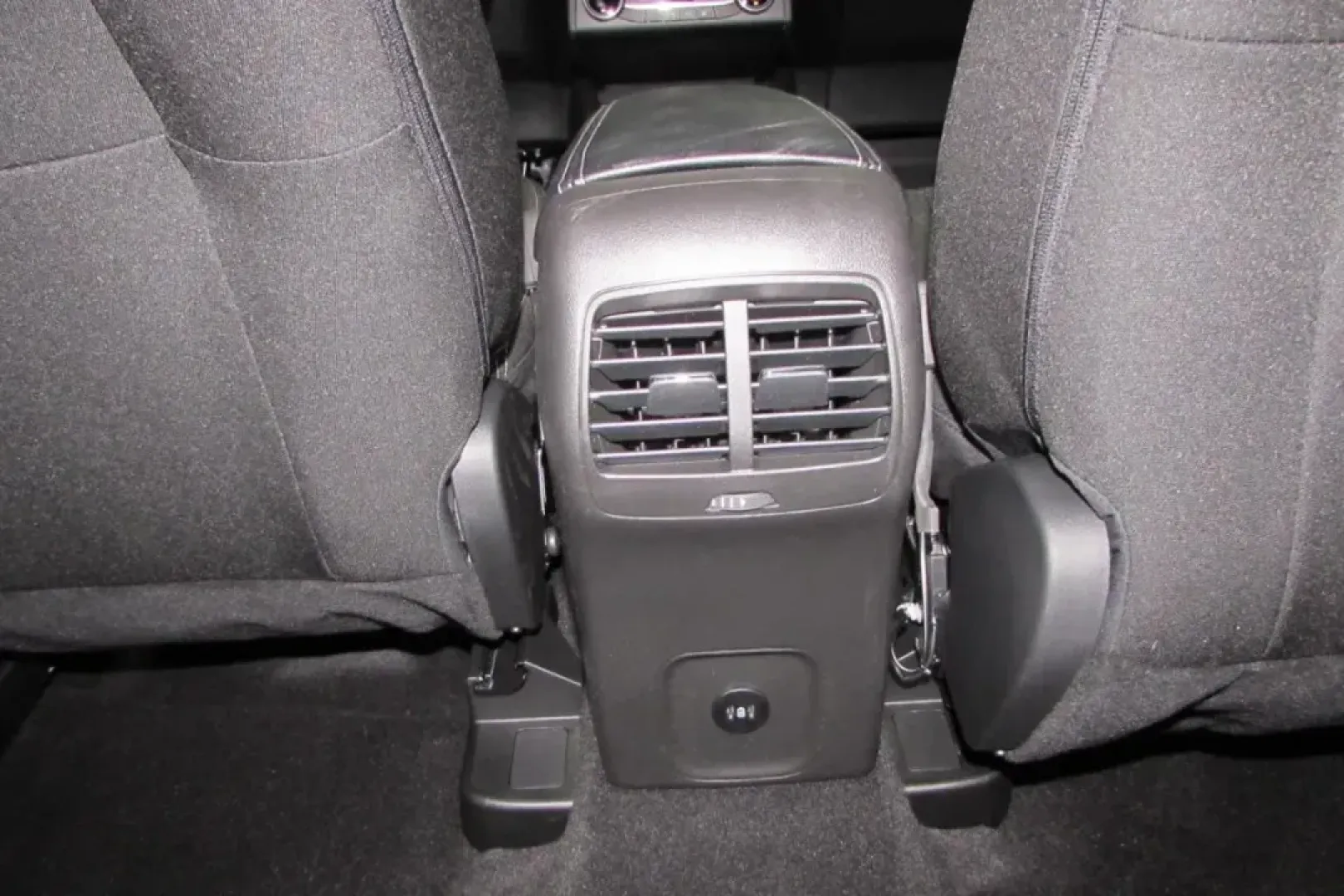 2025 /Space Gray Cloth Ford Escape Active (1FMCU9GN3SU) with an 1.5L EcoBoost engine, Automatic transmission, located at 12836 Highway 21, De Soto, MO, 63020, (636) 337-7777, 38.151867, -90.575615 - **Unleash Adventure in the 2025 Ford Escape: Your Perfect SUV Awaits at Pettus Ford De Soto!**<br /> <br /> Are you ready to elevate your daily commute or embark on weekend adventures with family and friends? The 2025 Ford Escape is here to meet your every need, combining sleek looks, advanced techn - Photo#24