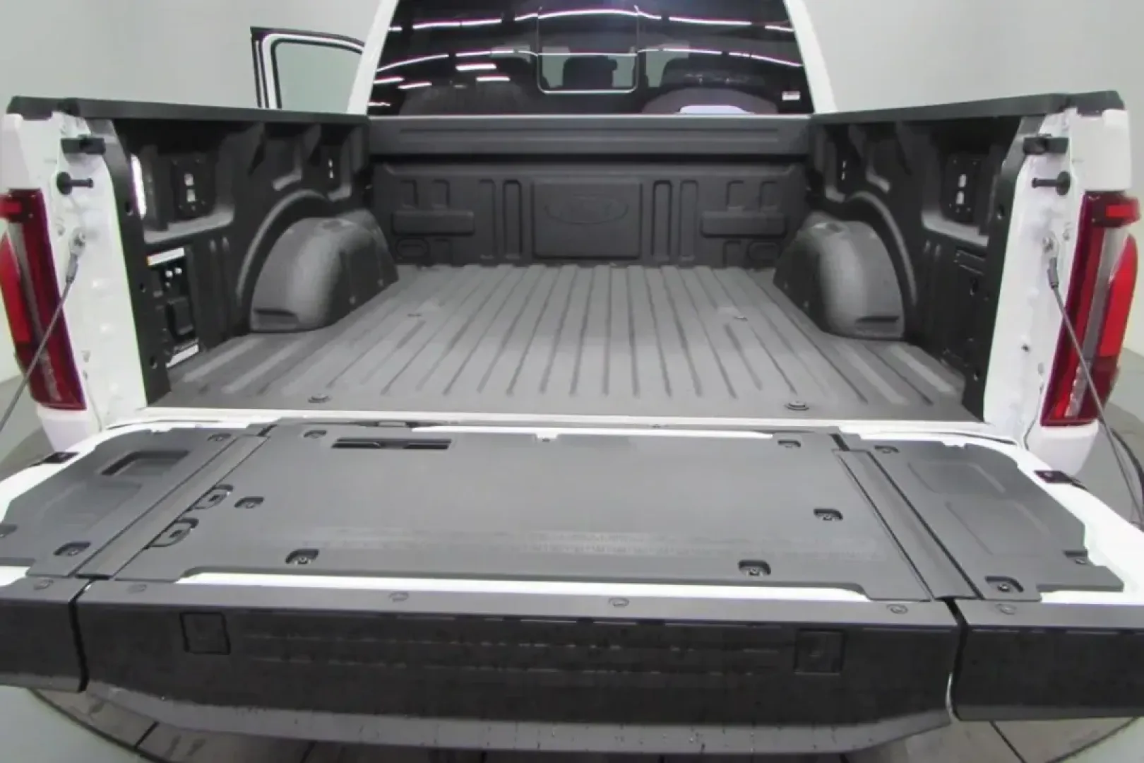 2025 /Java Leather Ford F-150 King Ranch (1FTFW6LD5SF) with an 3.5L V6 Turbocharged engine, located at 12836 Highway 21, De Soto, MO, 63020, (636) 337-7777, 38.151867, -90.575615 - **Unleash Adventure with the 2025 Ford F-150 King Ranch Now Available at Pettus Ford De Soto!**<br /> <br /> Are you ready to elevate your outdoor adventures or conquer your daily commute with style and power? Look no further than the stunning 2025 Ford F-150 King Ranch, available now at Pettus For - Photo#13